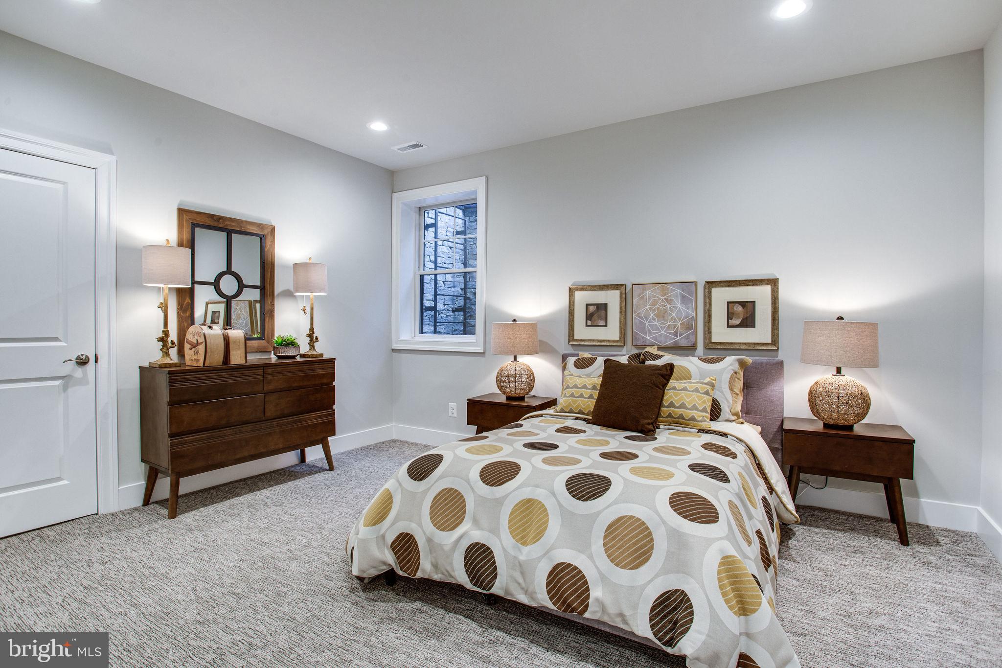 VIENNA WOODS - Residential