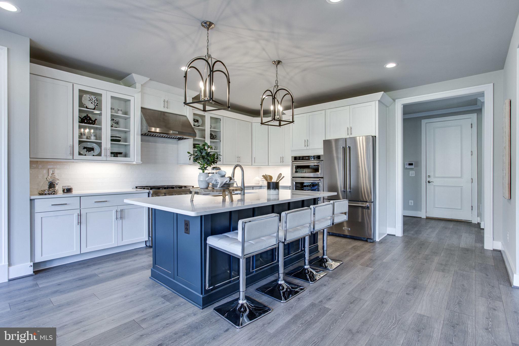 VIENNA WOODS - Residential