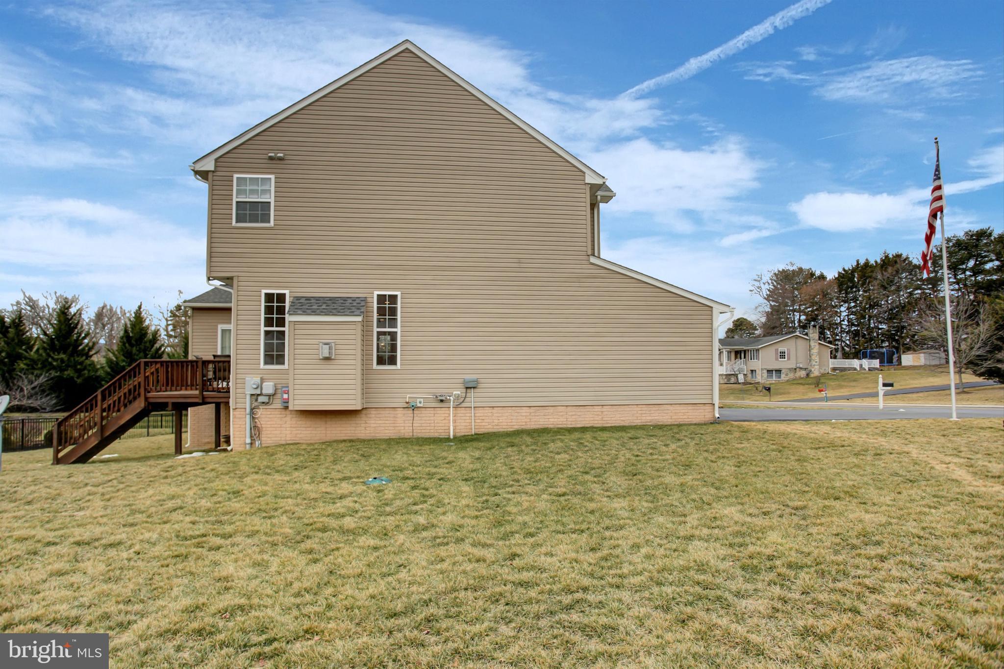 UPLAND ESTATES - Residential