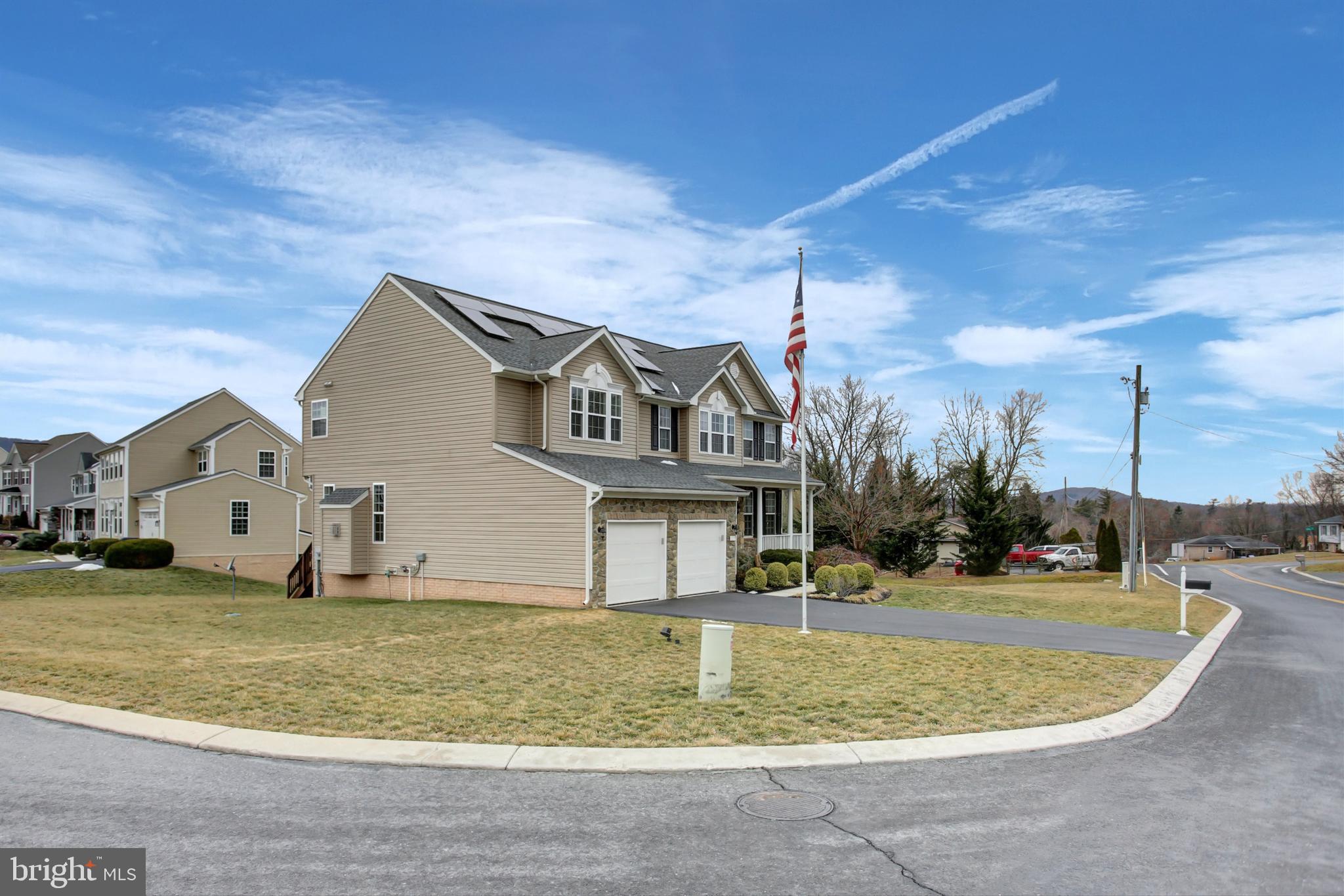 UPLAND ESTATES - Residential