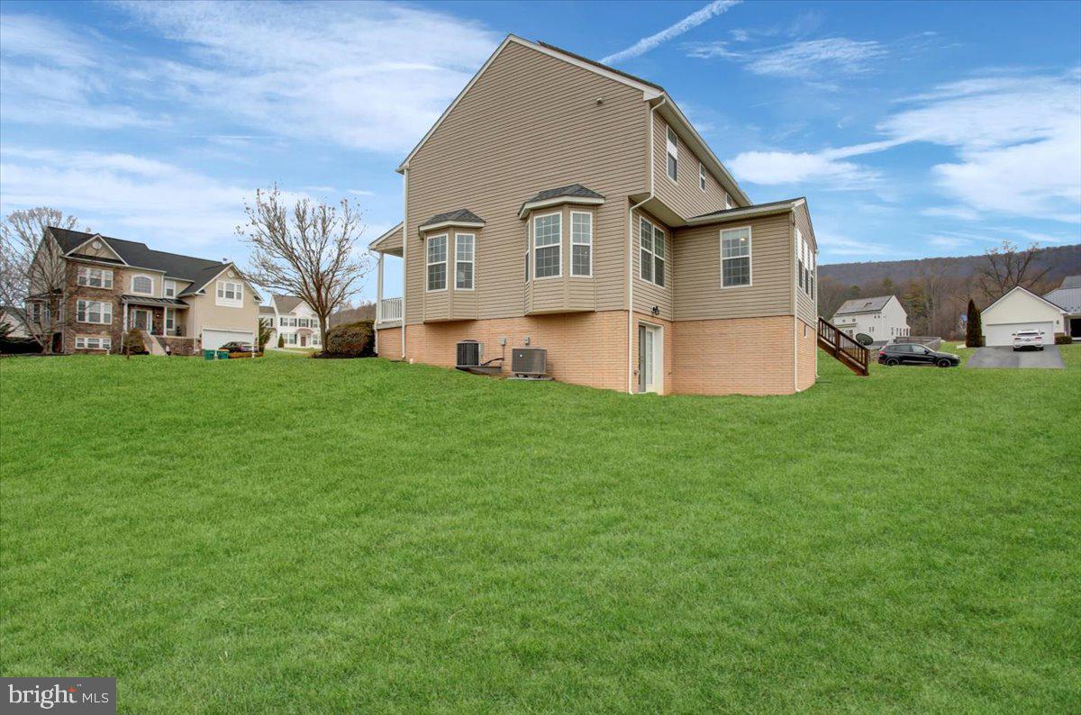 UPLAND ESTATES - Residential