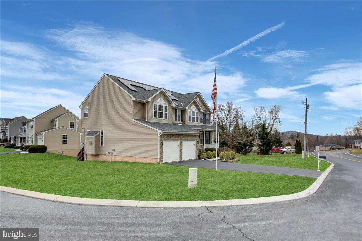 UPLAND ESTATES - Residential