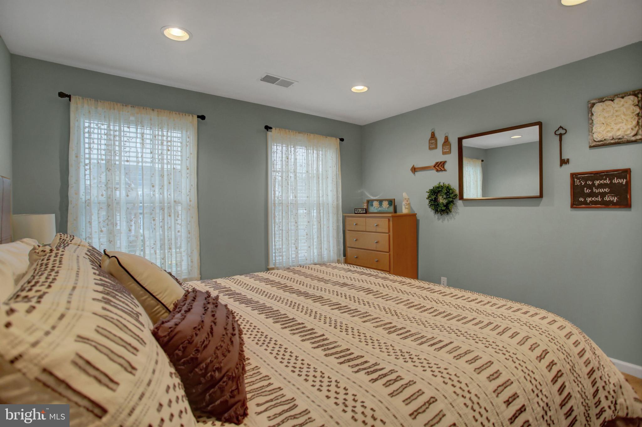 UPLAND ESTATES - Residential