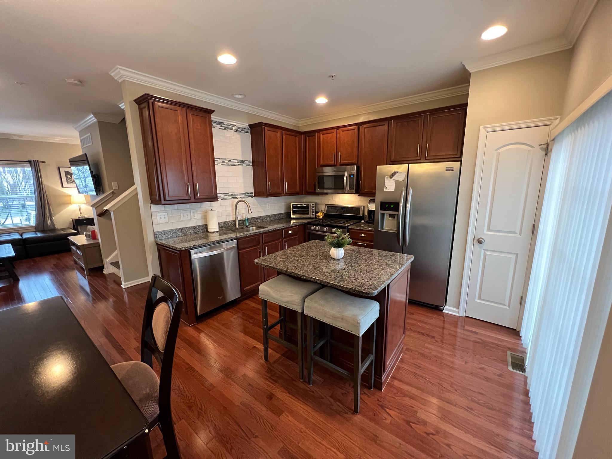 CARRIAGE HILL - Residential Lease