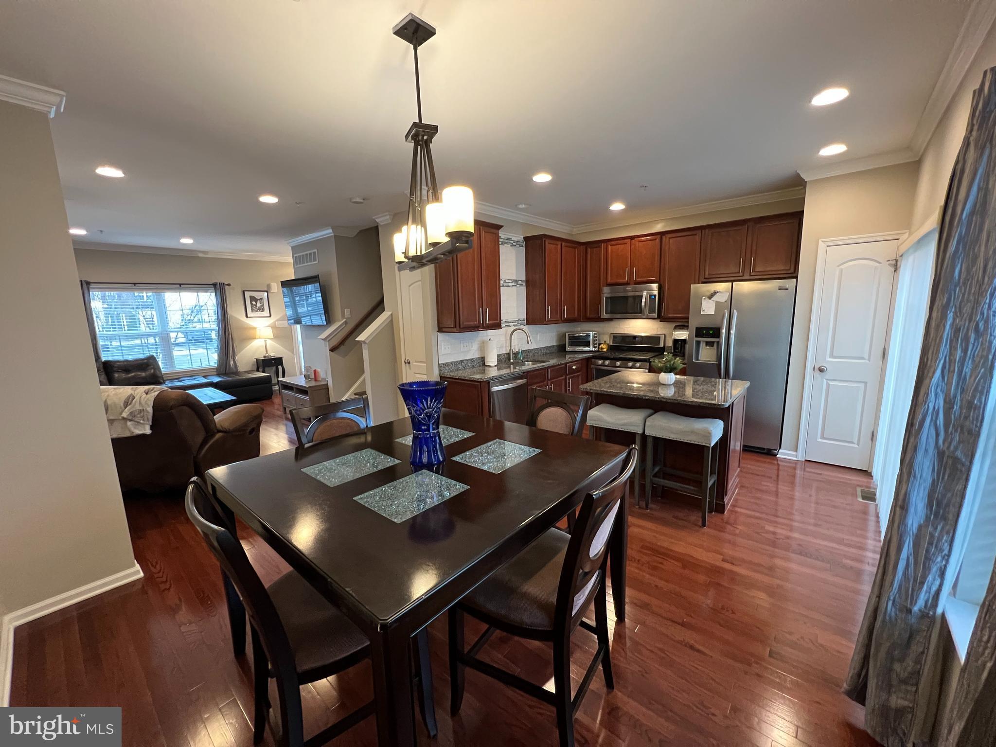 CARRIAGE HILL - Residential Lease