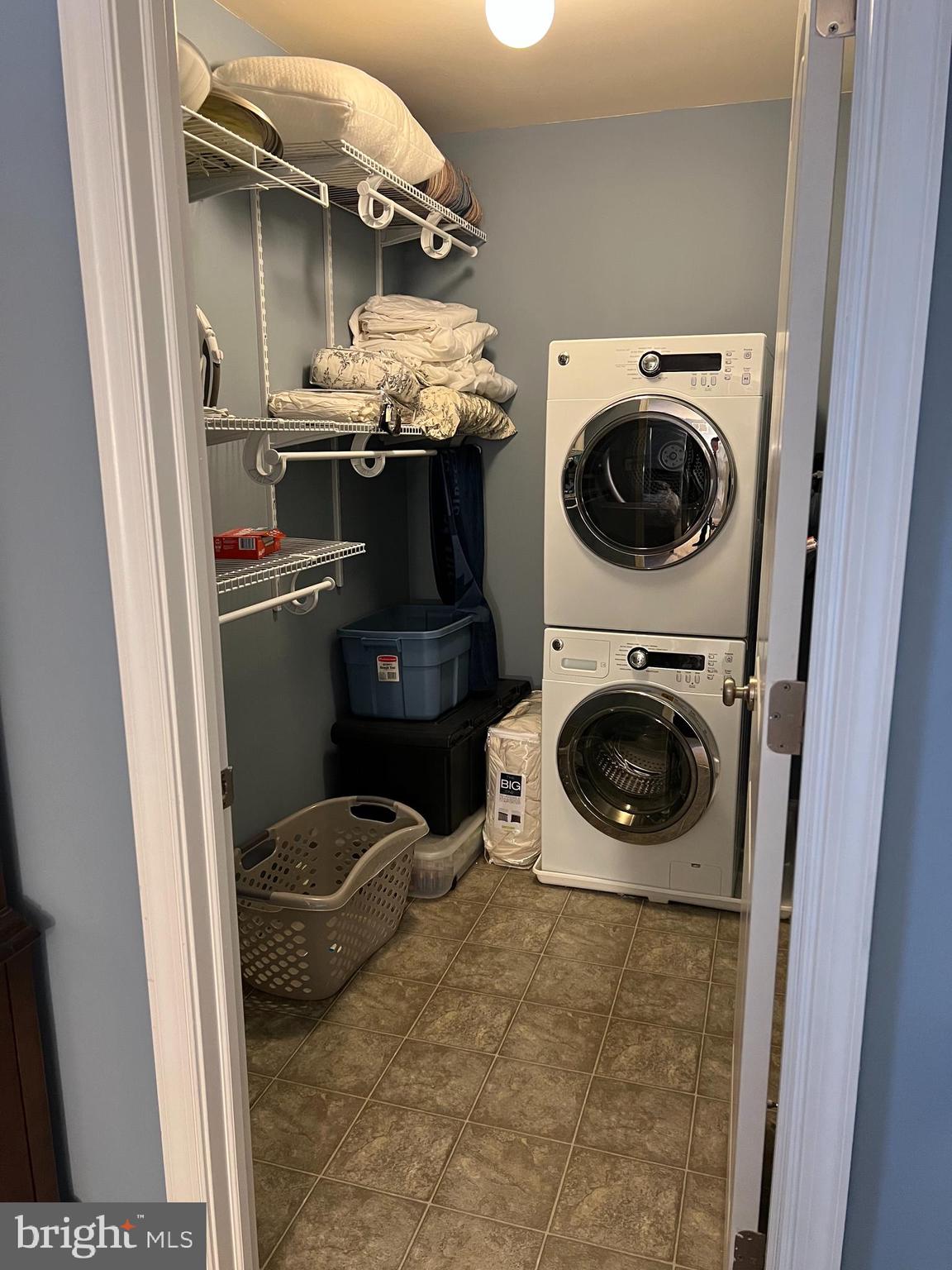 CARRIAGE HILL - Residential Lease