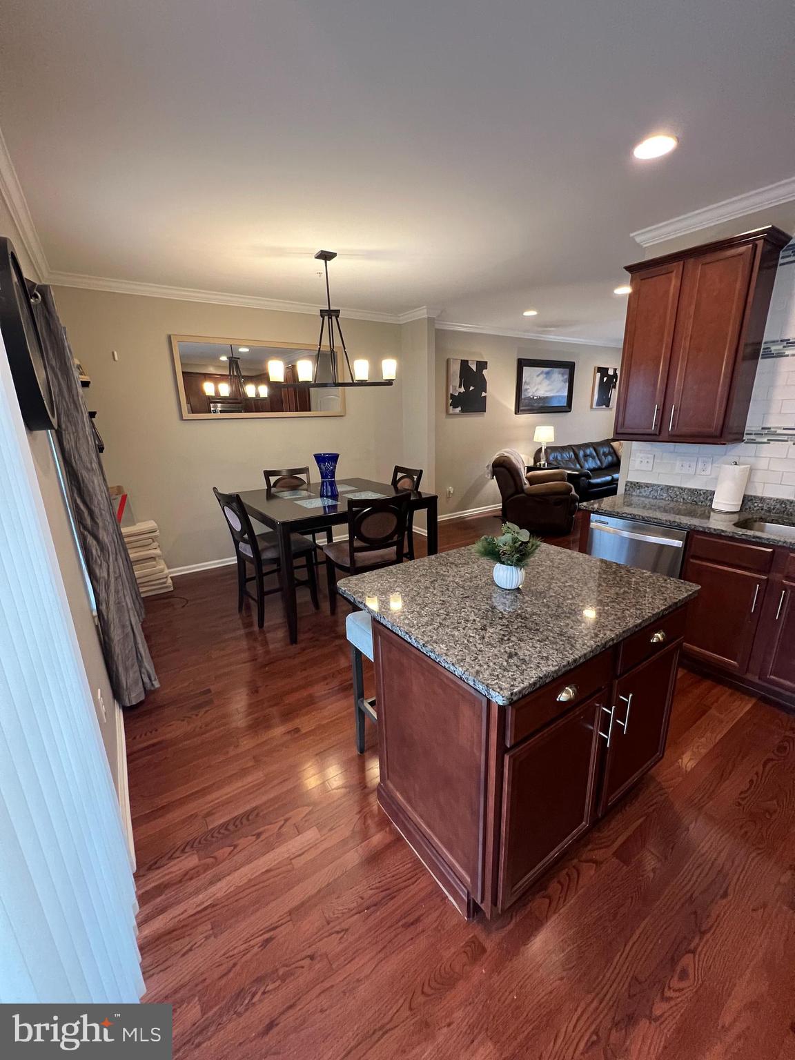CARRIAGE HILL - Residential Lease