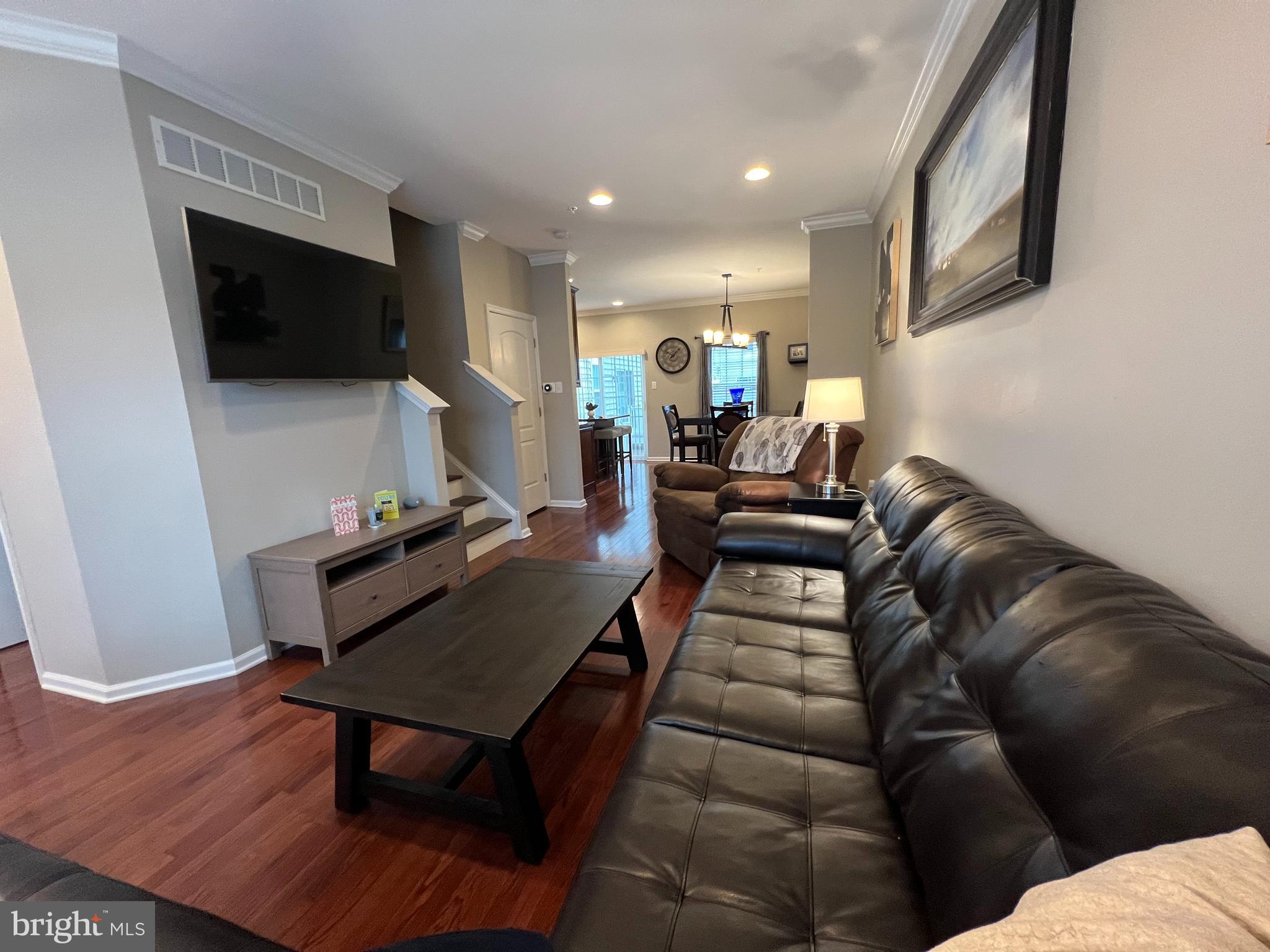 CARRIAGE HILL - Residential Lease