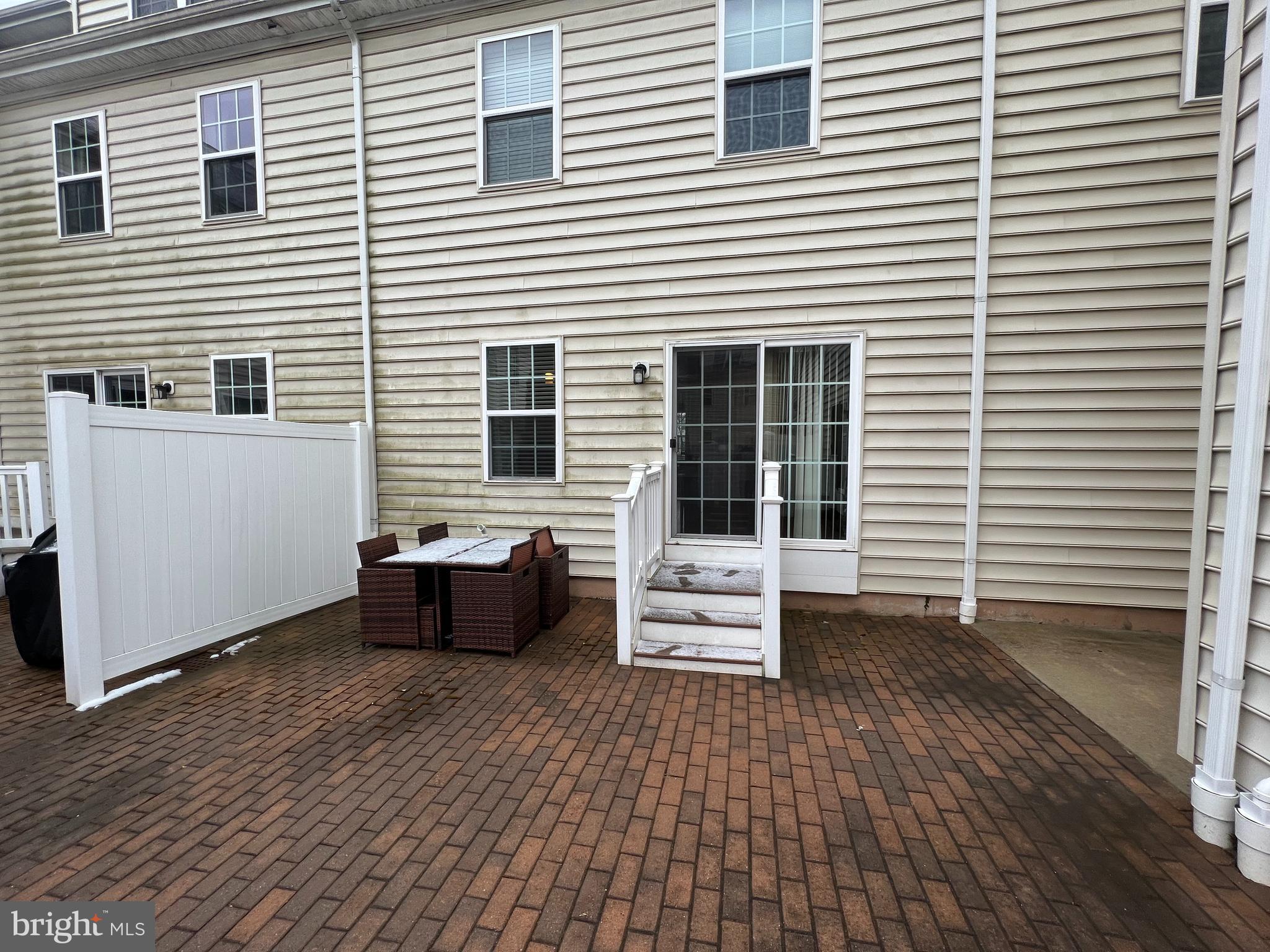 CARRIAGE HILL - Residential Lease