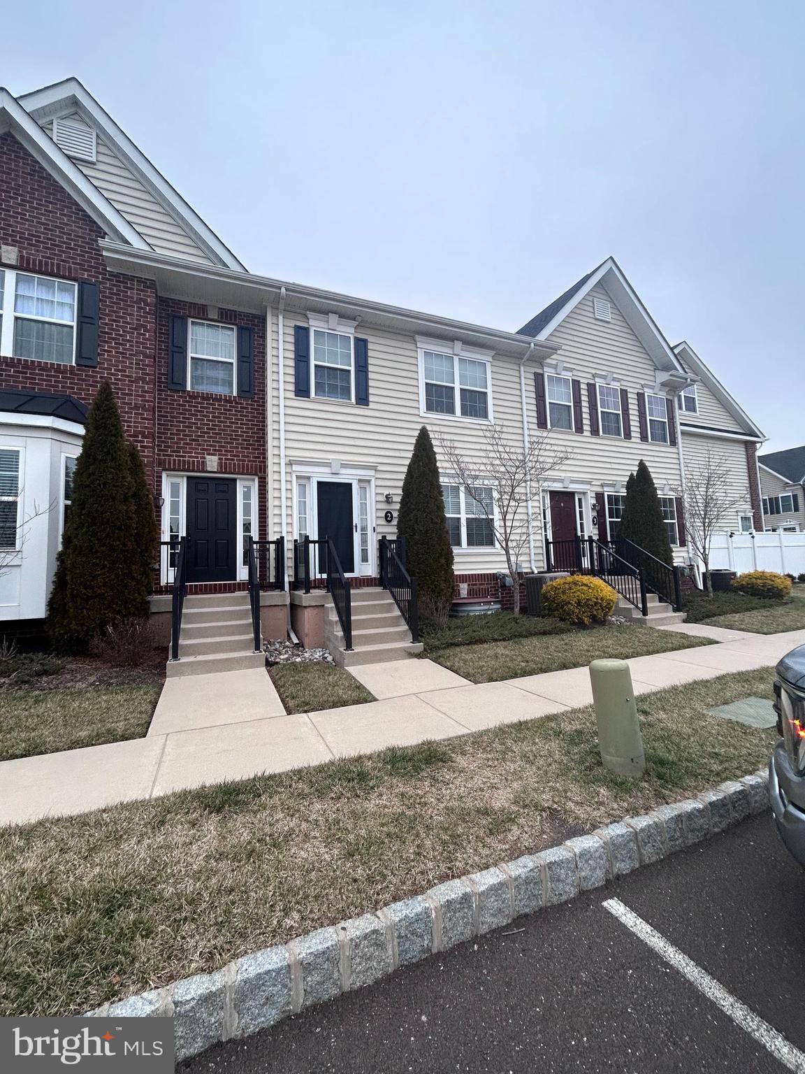 CARRIAGE HILL - Residential Lease