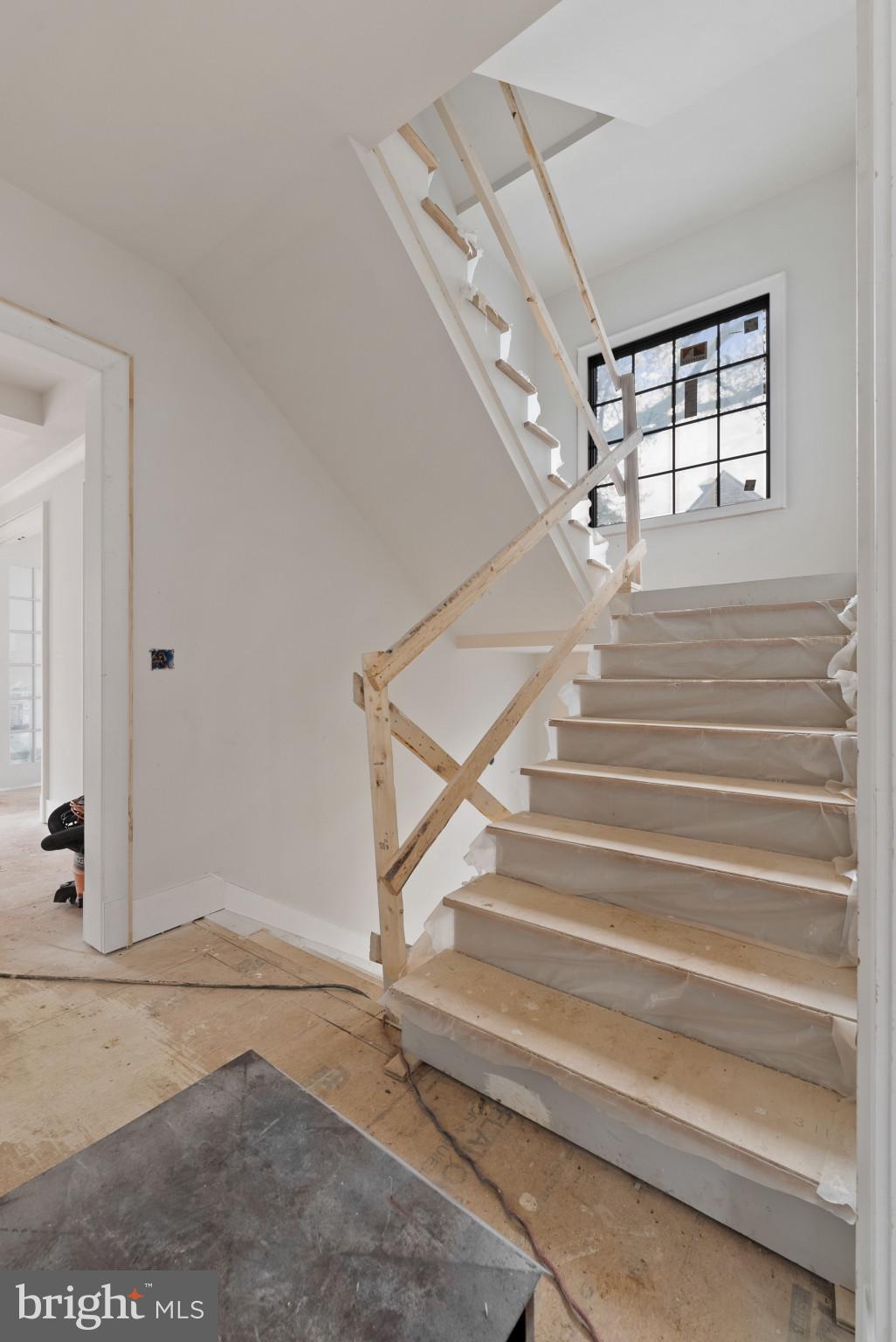 LYON VILLAGE - Residential