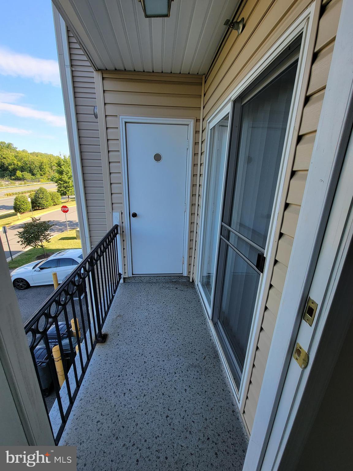 POWELLS RUN VILLAGE COND - Residential Lease