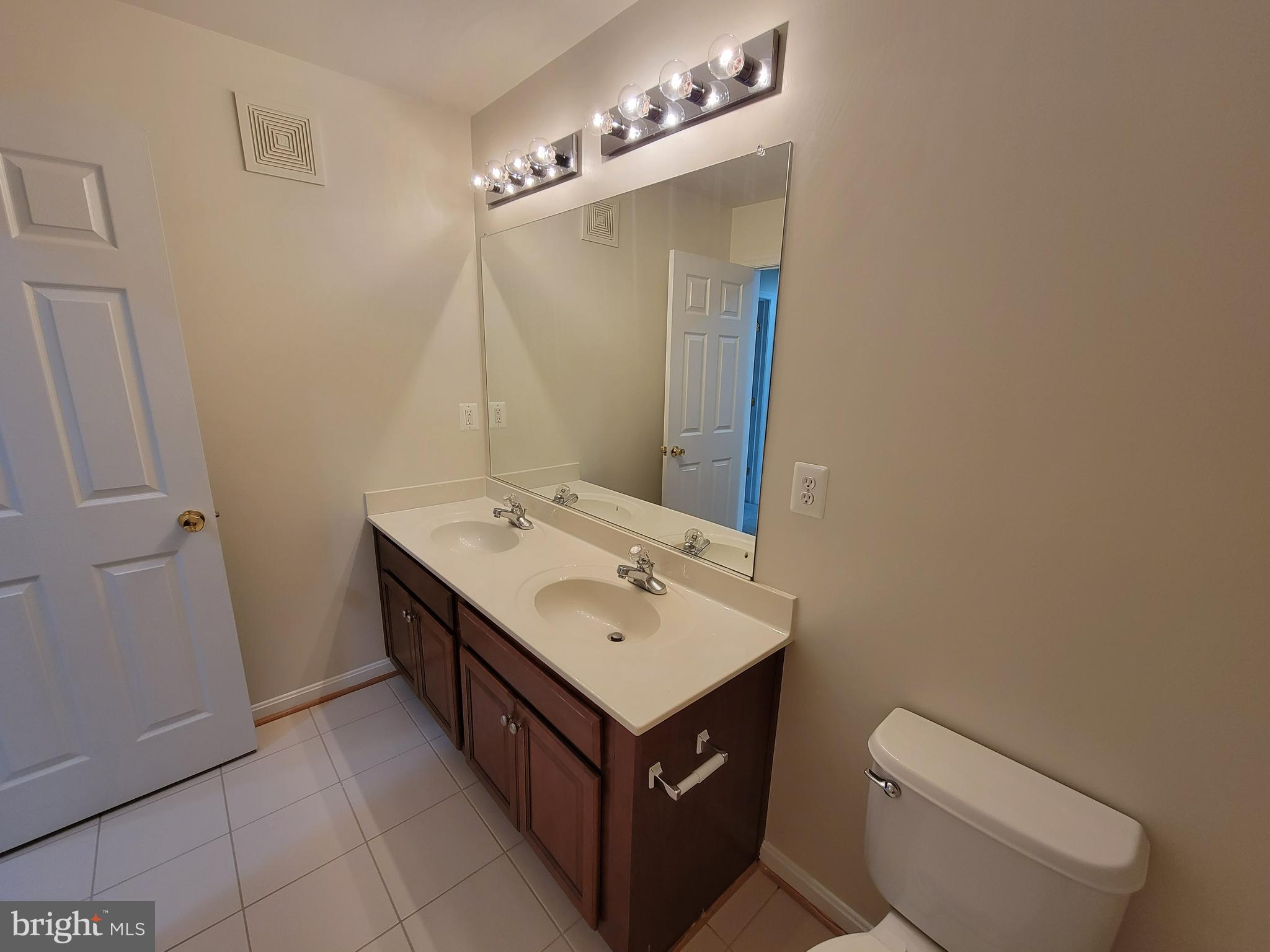 POWELLS RUN VILLAGE COND - Residential Lease