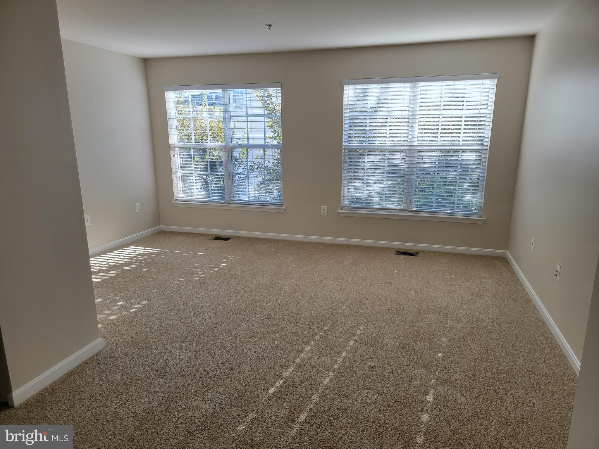 POWELLS RUN VILLAGE COND - Residential Lease