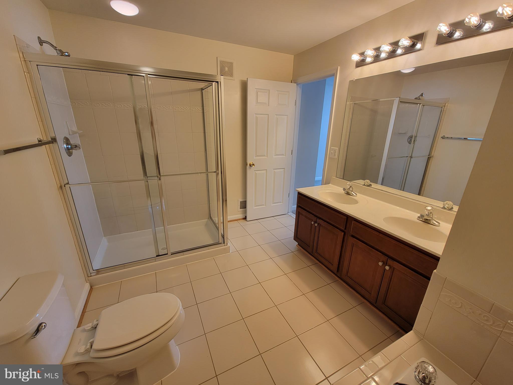 POWELLS RUN VILLAGE COND - Residential Lease