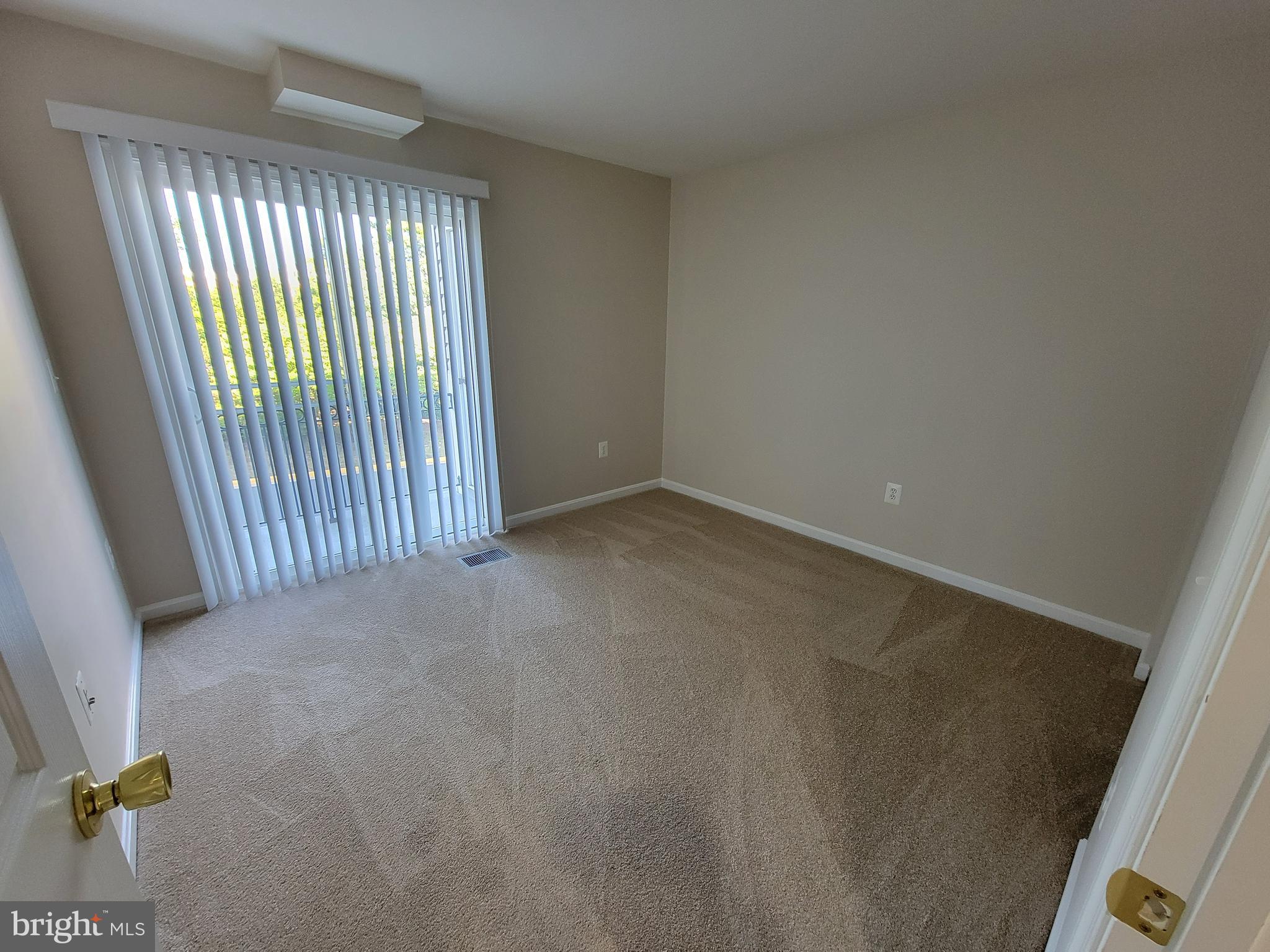 POWELLS RUN VILLAGE COND - Residential Lease