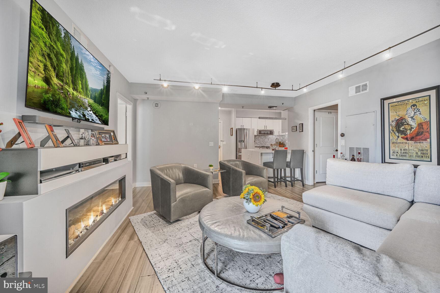 555 MASSACHUSETTS AVENUE NW 1215