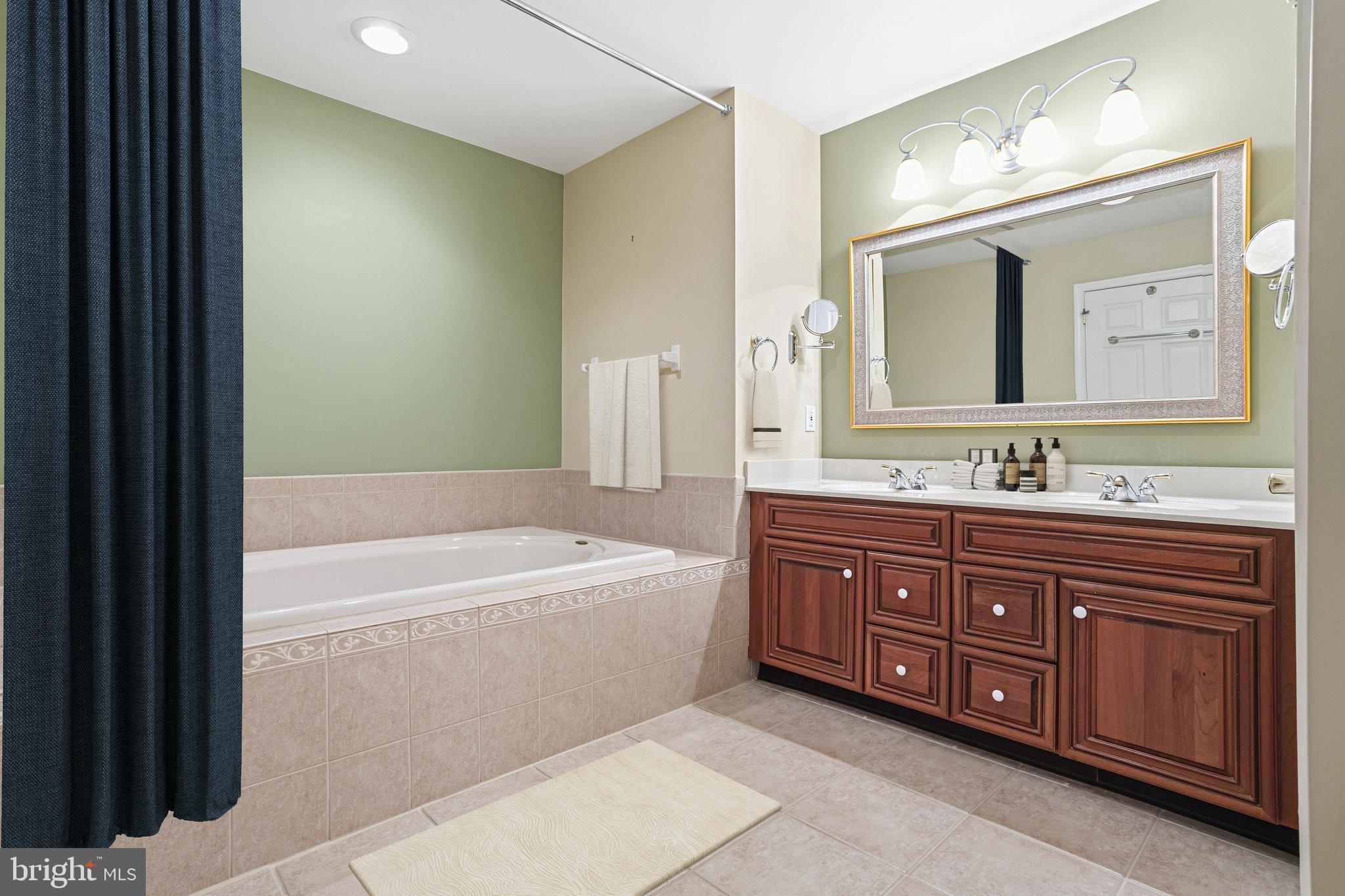 WILLISTOWN HUNT - Residential