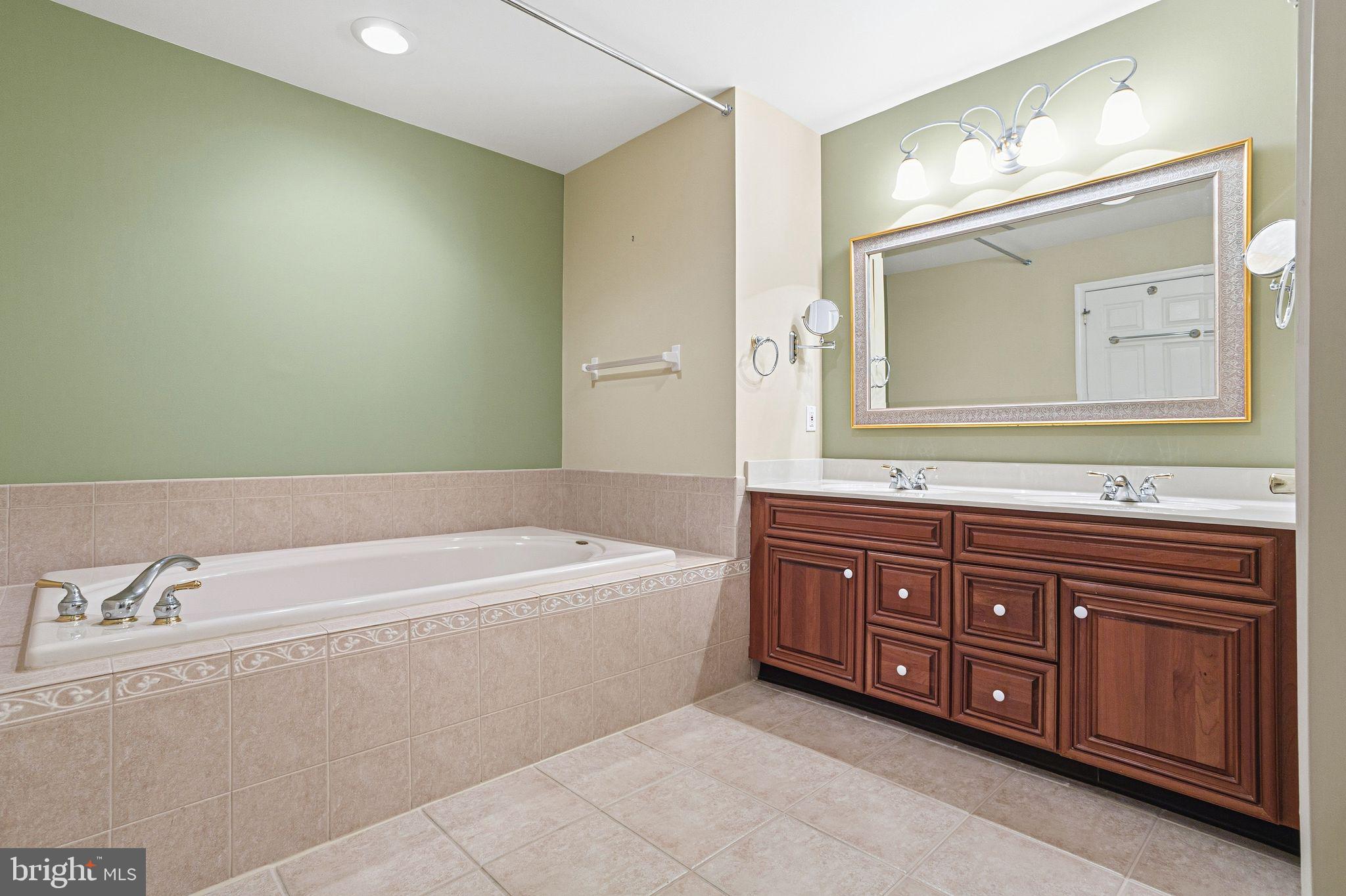 WILLISTOWN HUNT - Residential