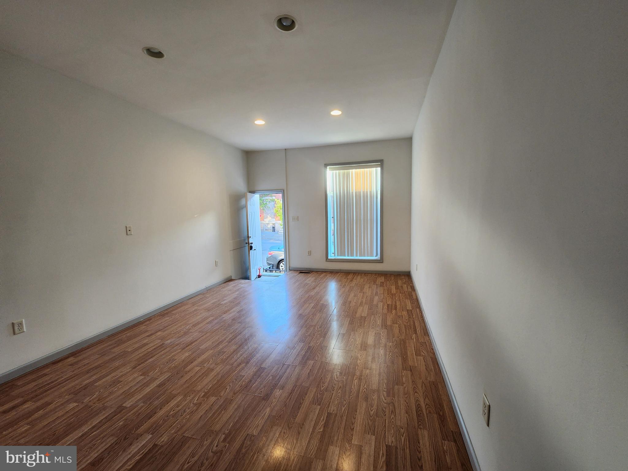 BROADWAY EAST - Residential