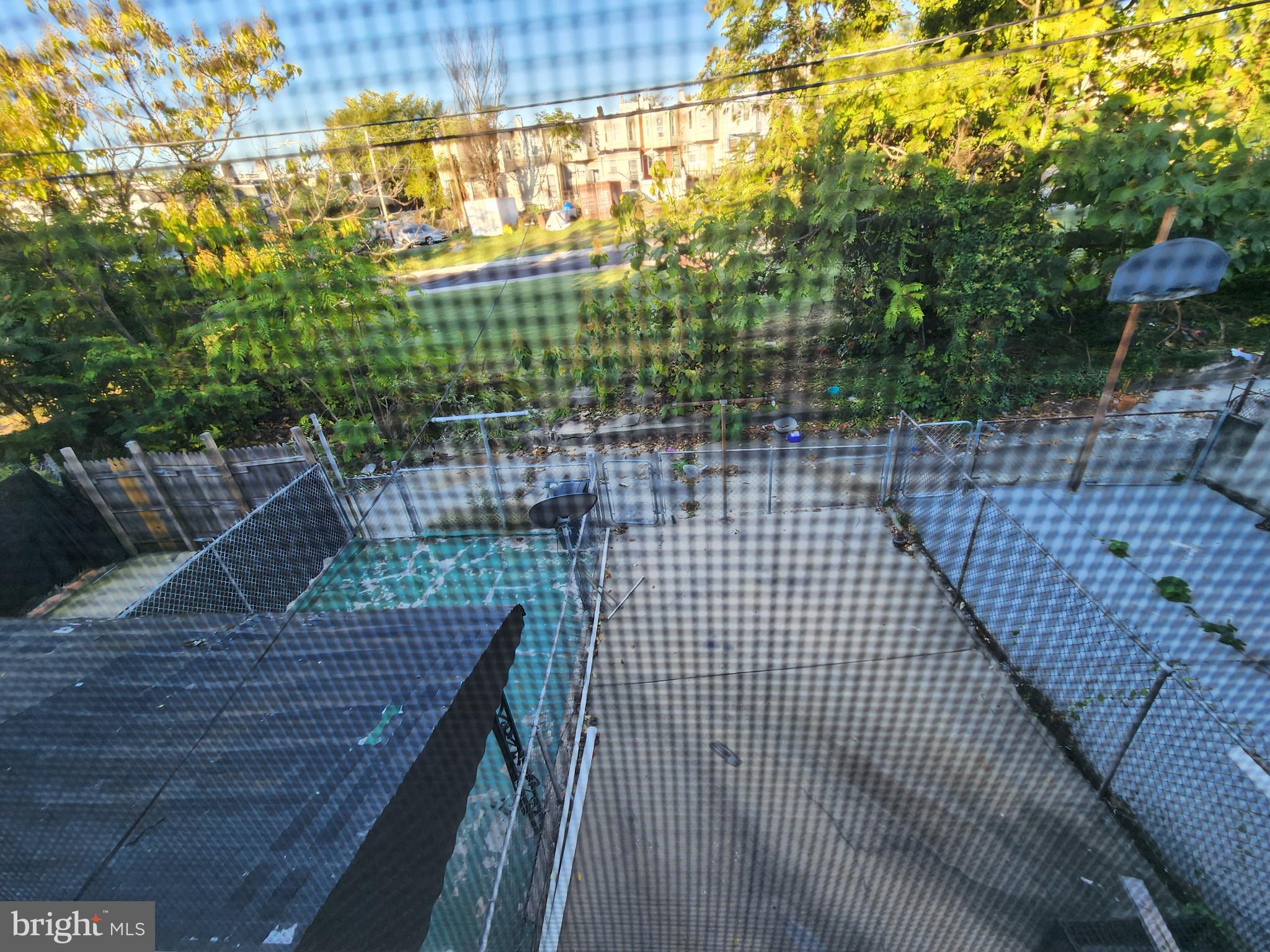 BROADWAY EAST - Residential