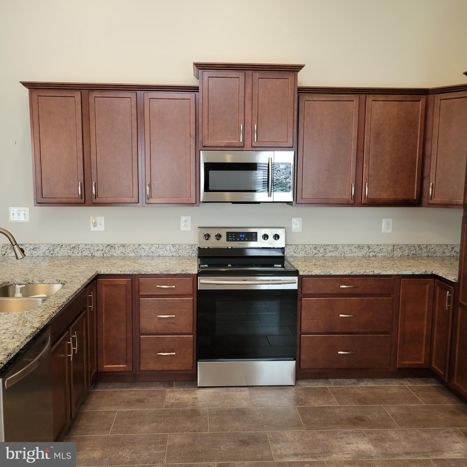 QUAIL RUN CONDOS - Residential