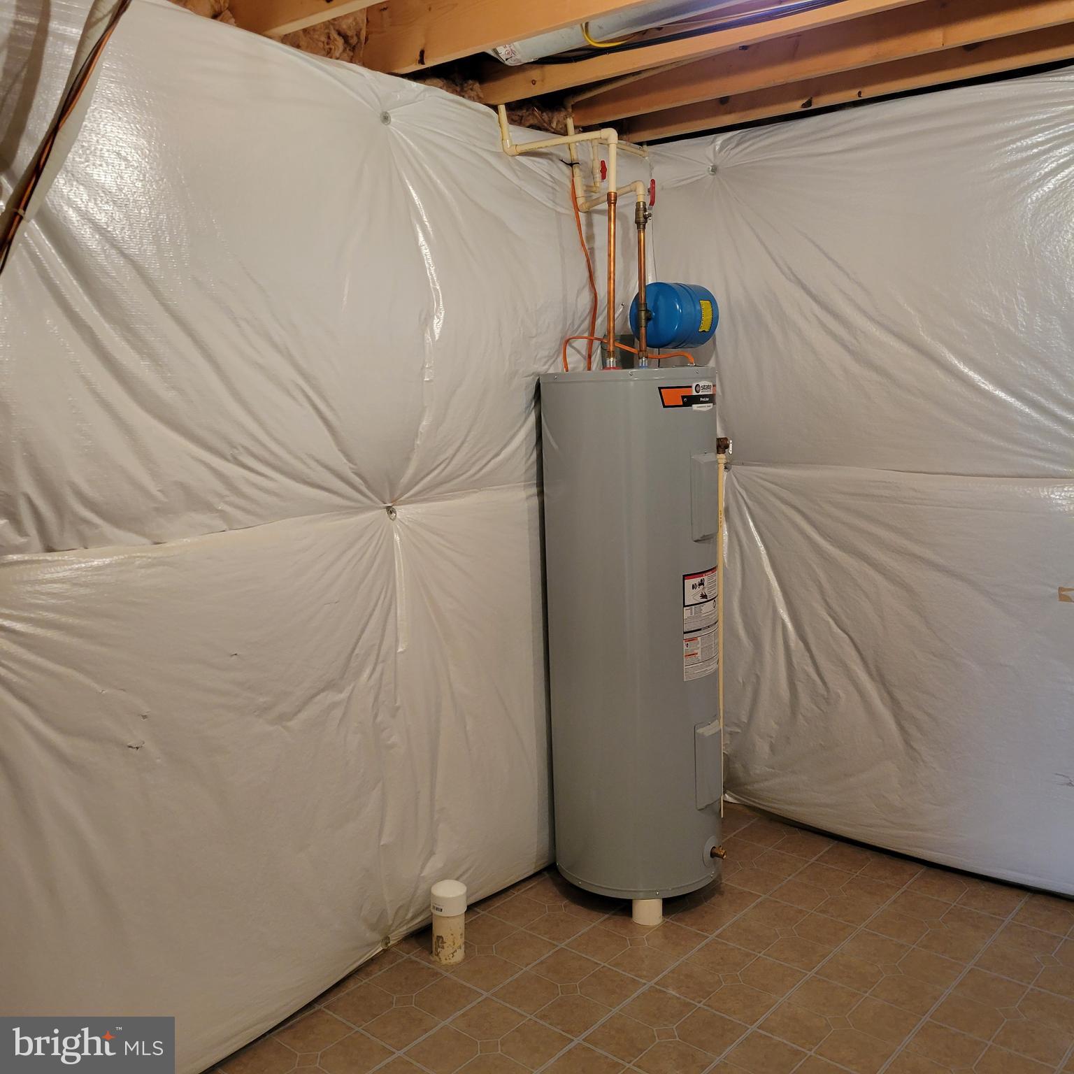 QUAIL RUN CONDOS - Residential