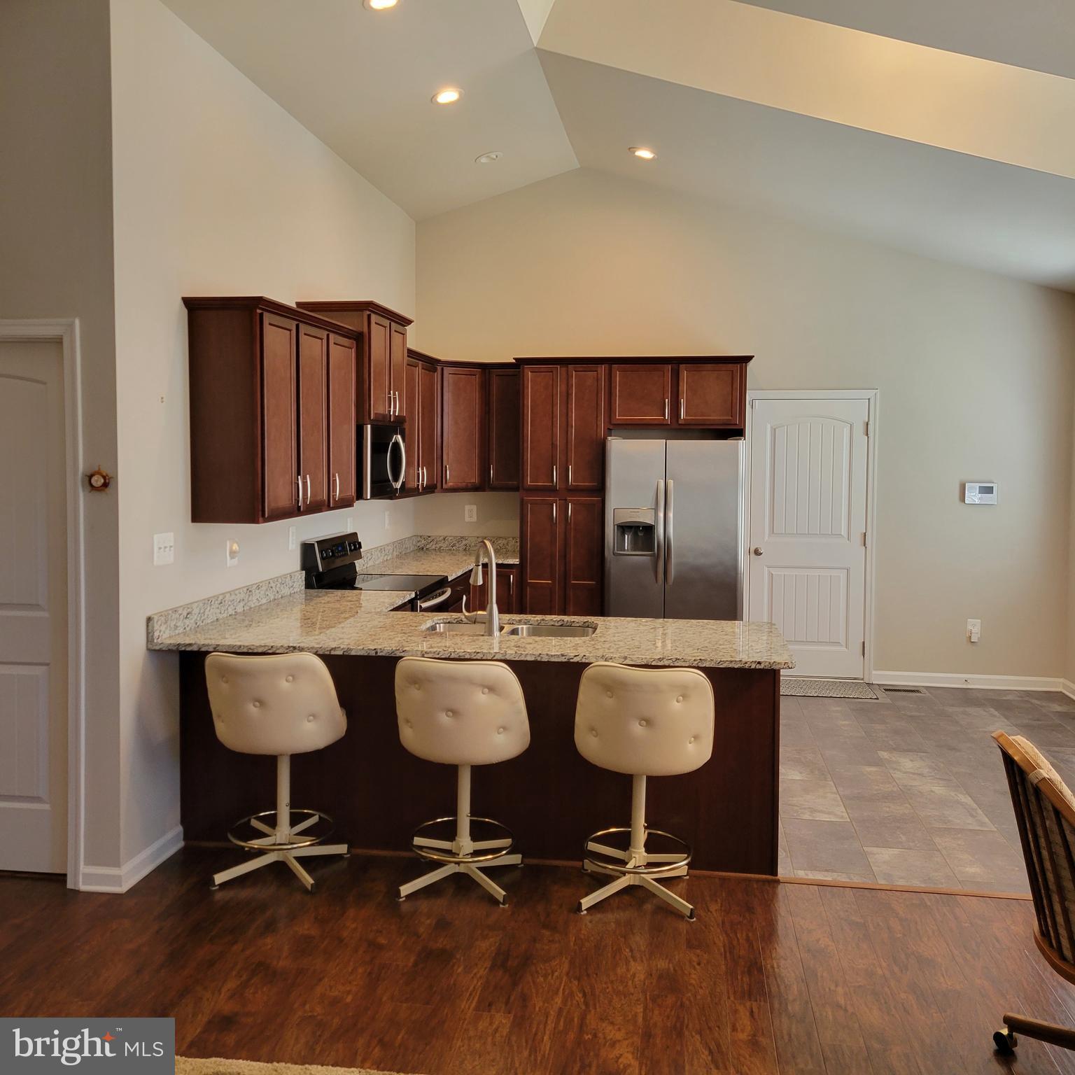 QUAIL RUN CONDOS - Residential