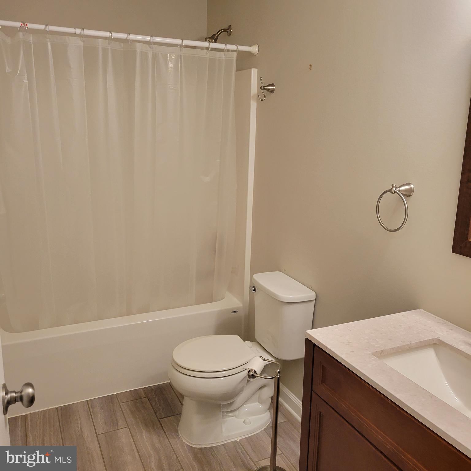 QUAIL RUN CONDOS - Residential