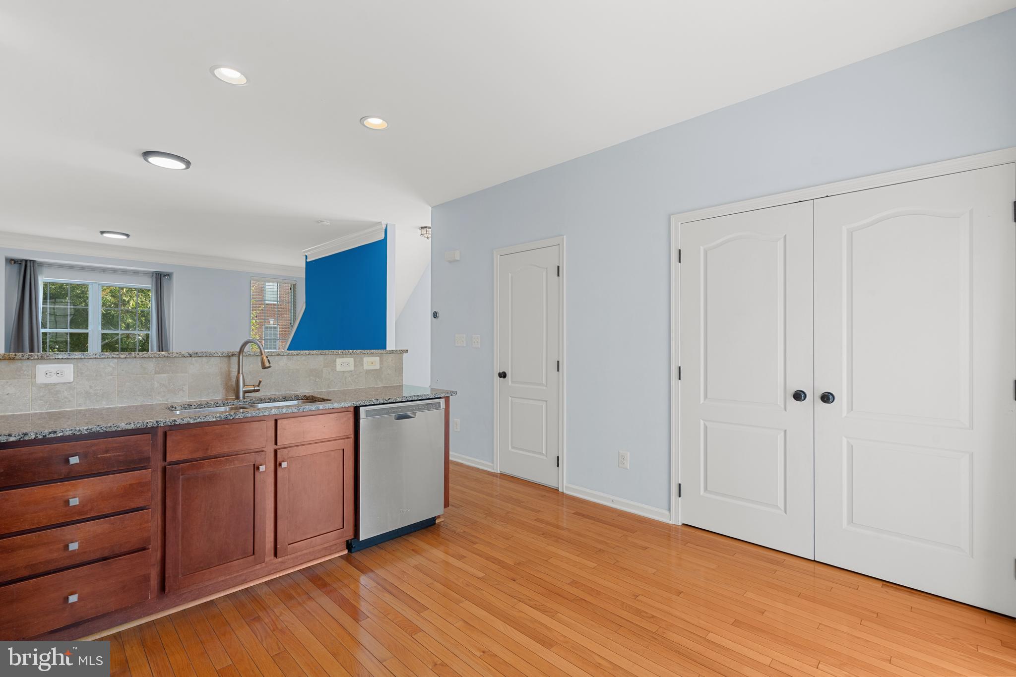 SOUTH RIDING - Residential