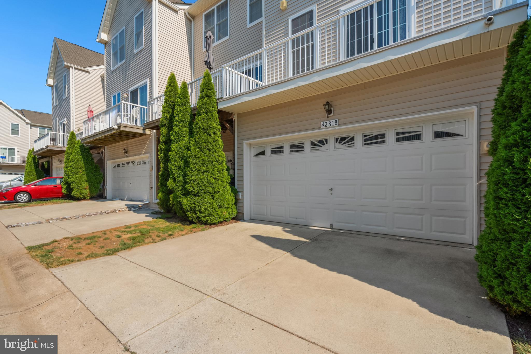 SOUTH RIDING - Residential