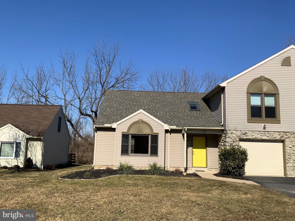 Photo of 12 Farm Lane, EPHRATA, PA 17522 (MLS # PALA2065090)