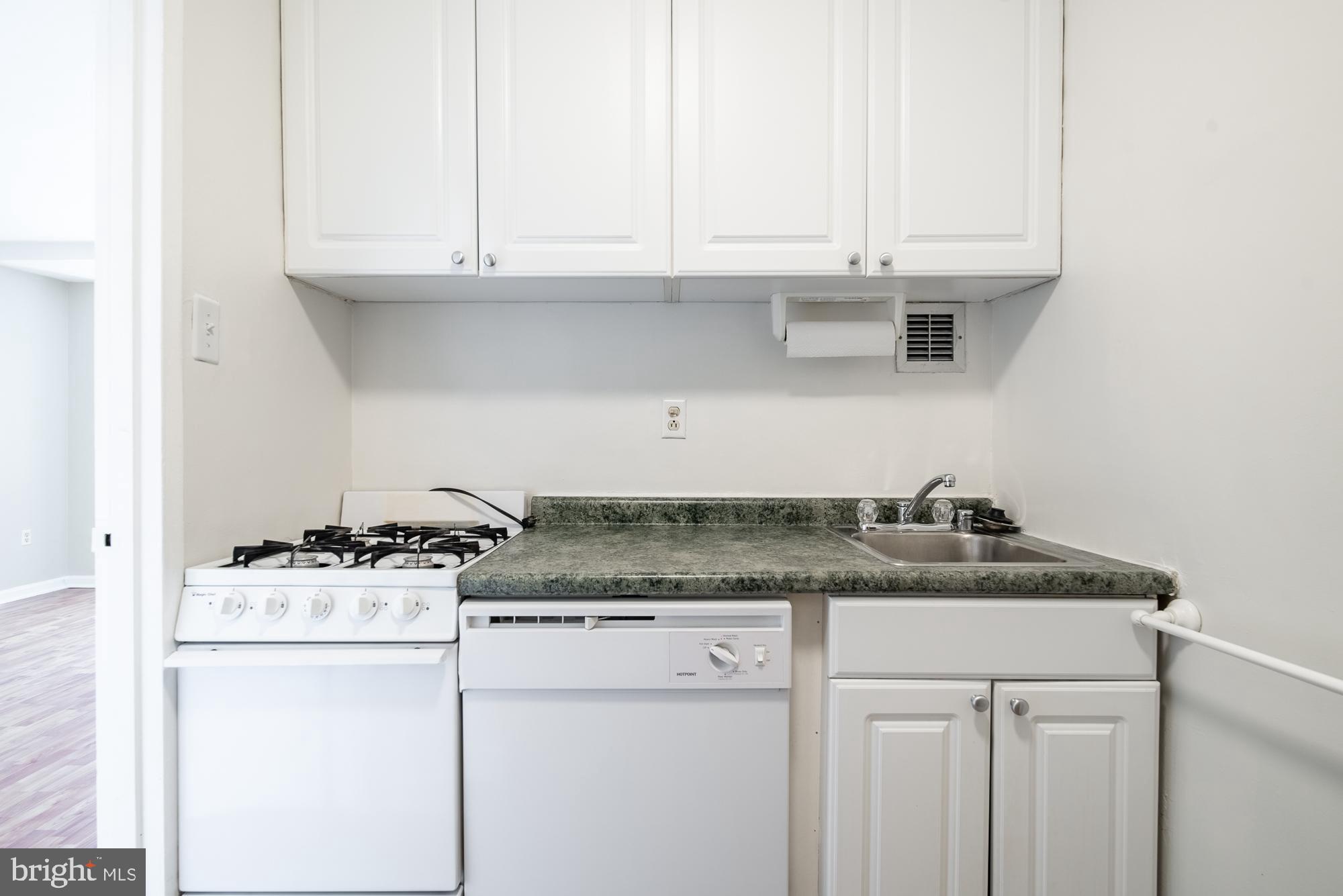 RIVER PLACE EAST - Residential