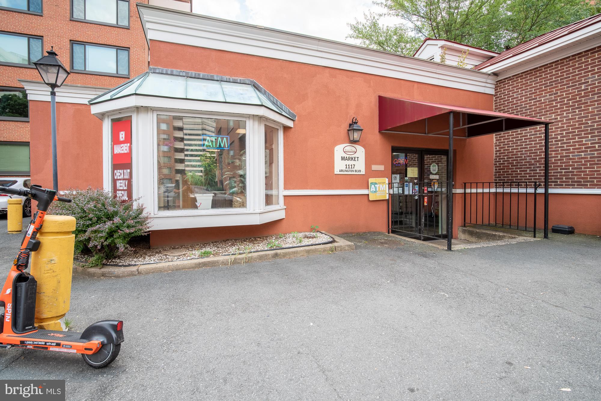 RIVER PLACE EAST - Residential