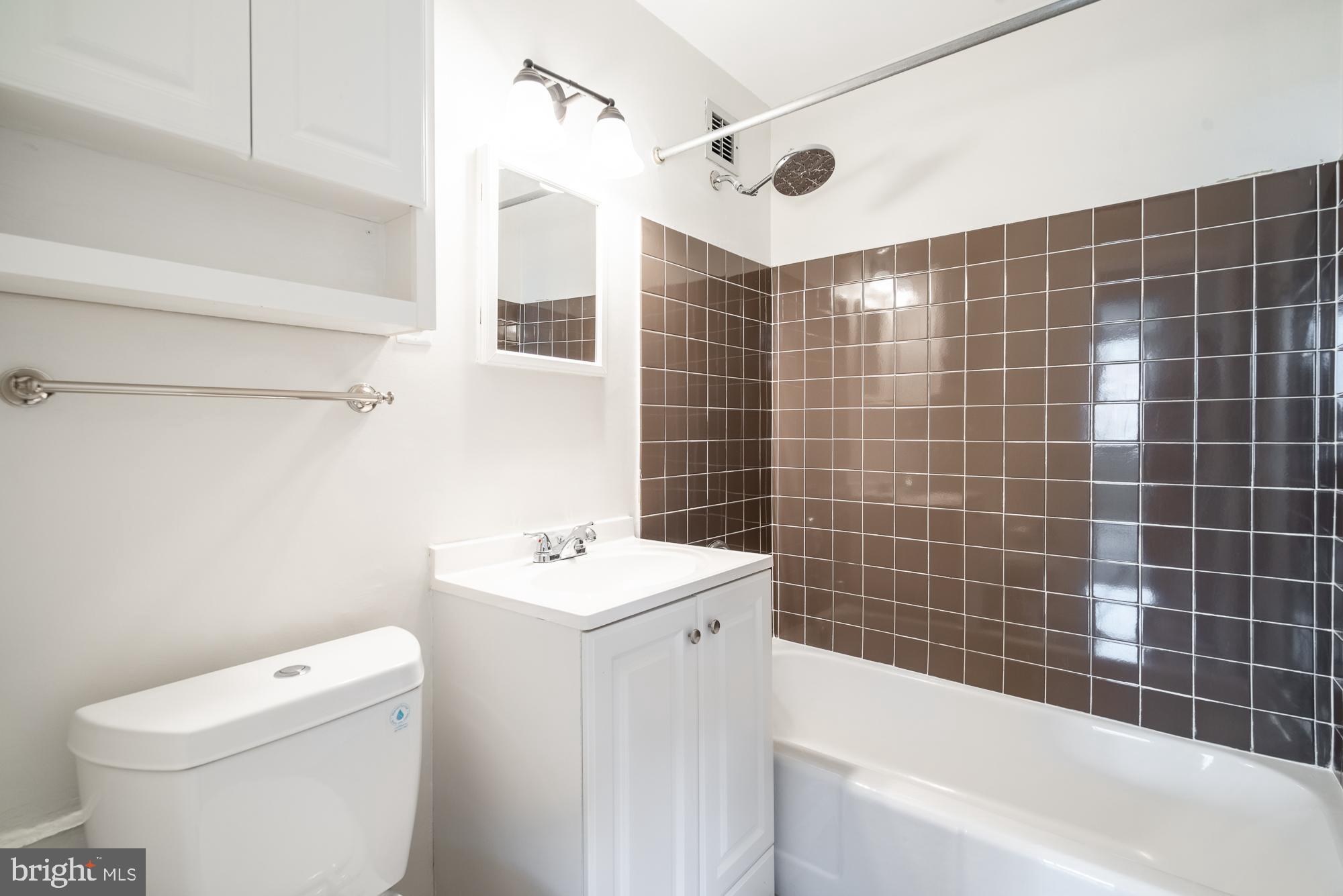 RIVER PLACE EAST - Residential