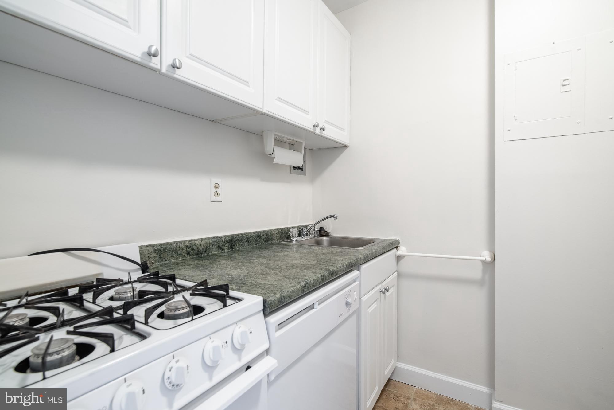 RIVER PLACE EAST - Residential