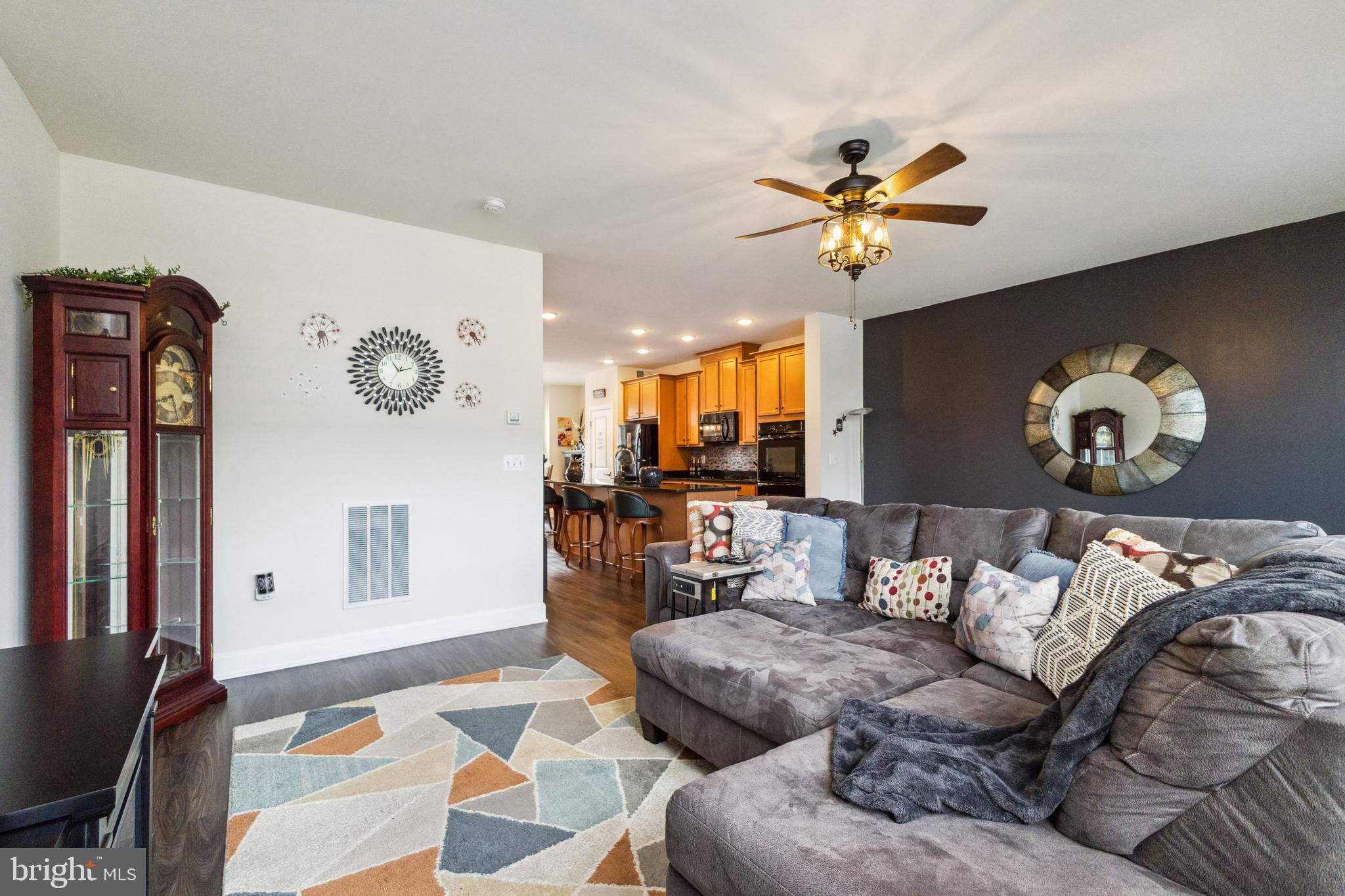45394 DAVENO SQUARE