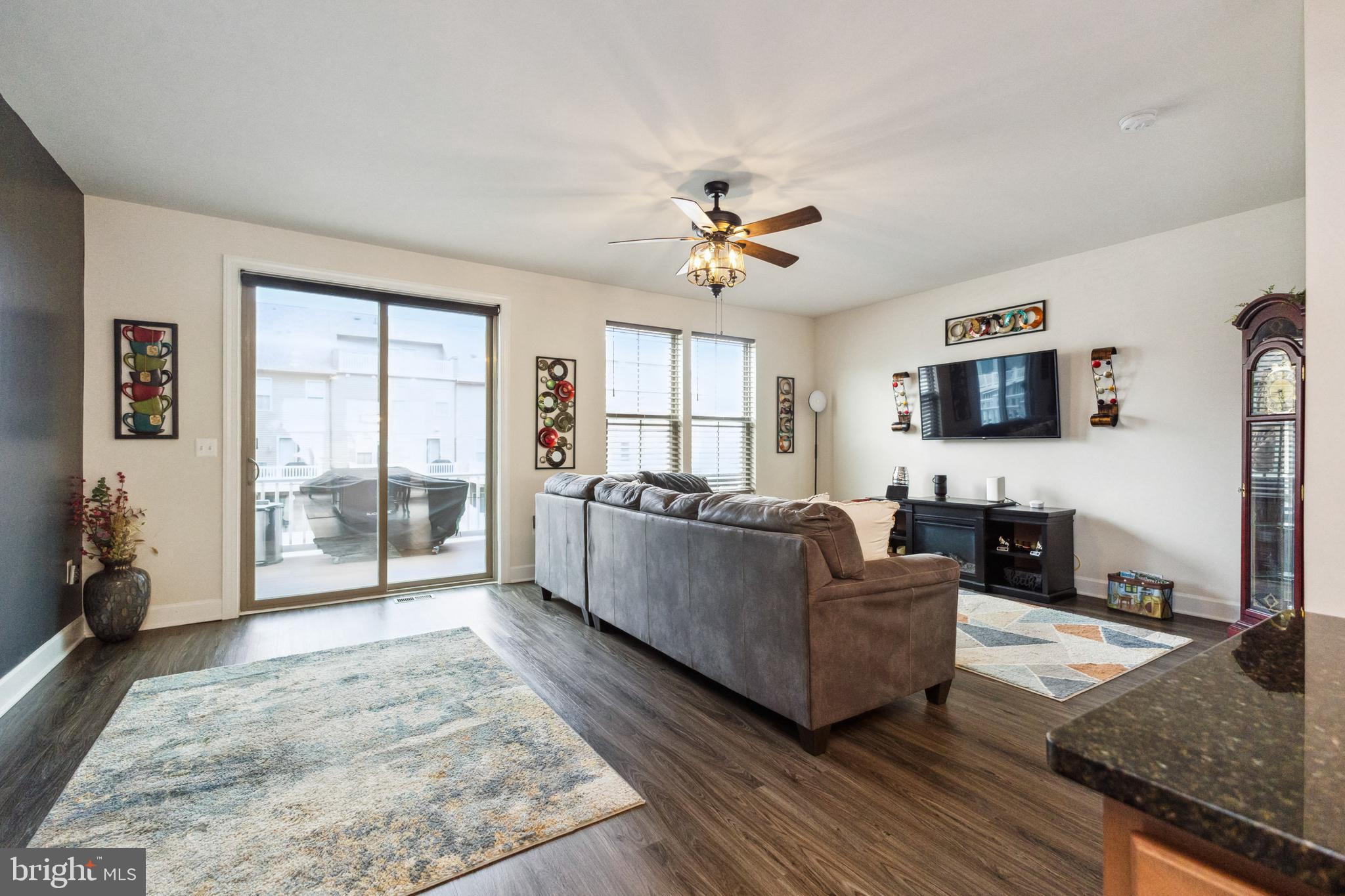 45394 DAVENO SQUARE