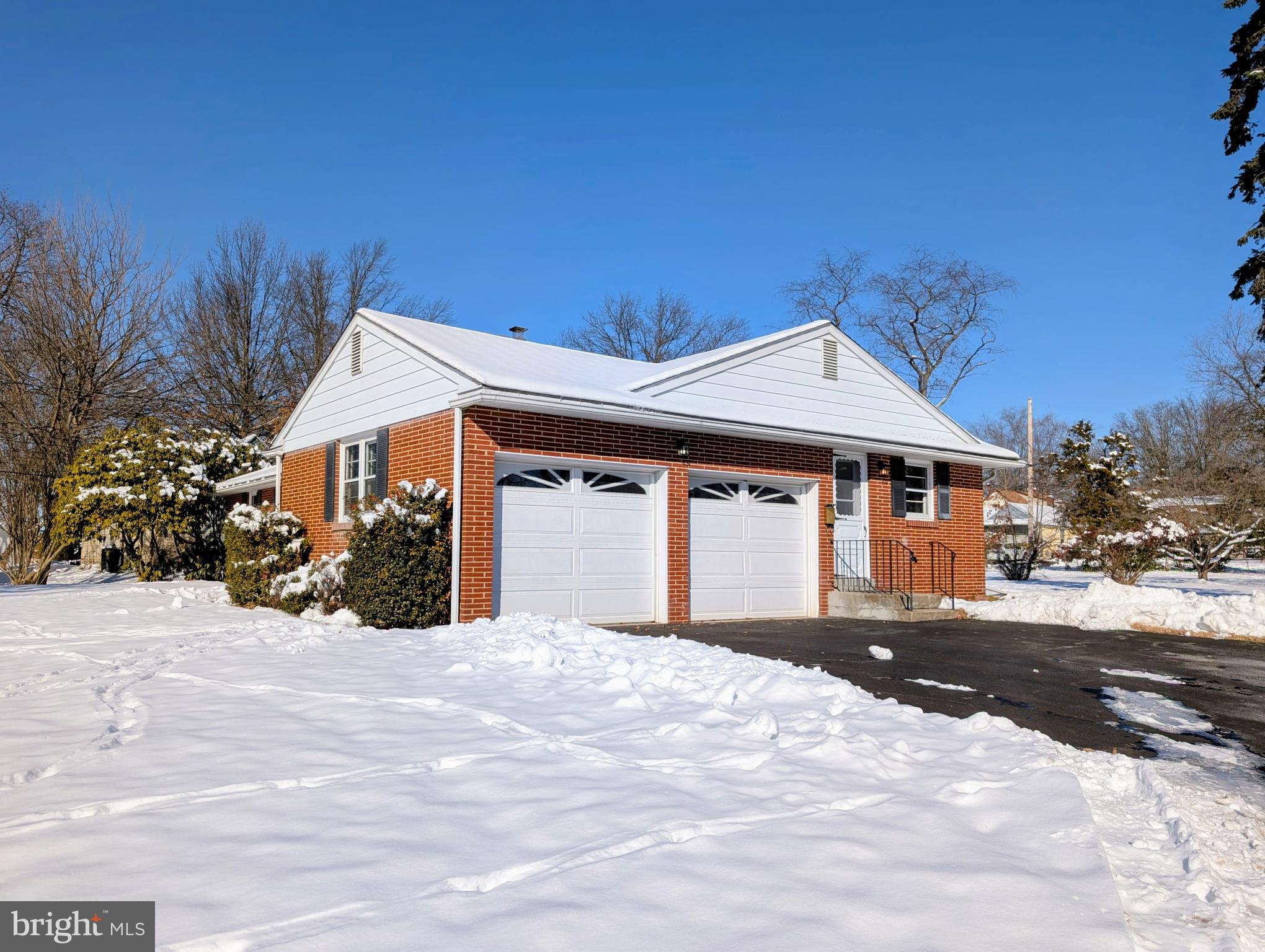 PENNBROOKE MANOR - Residential