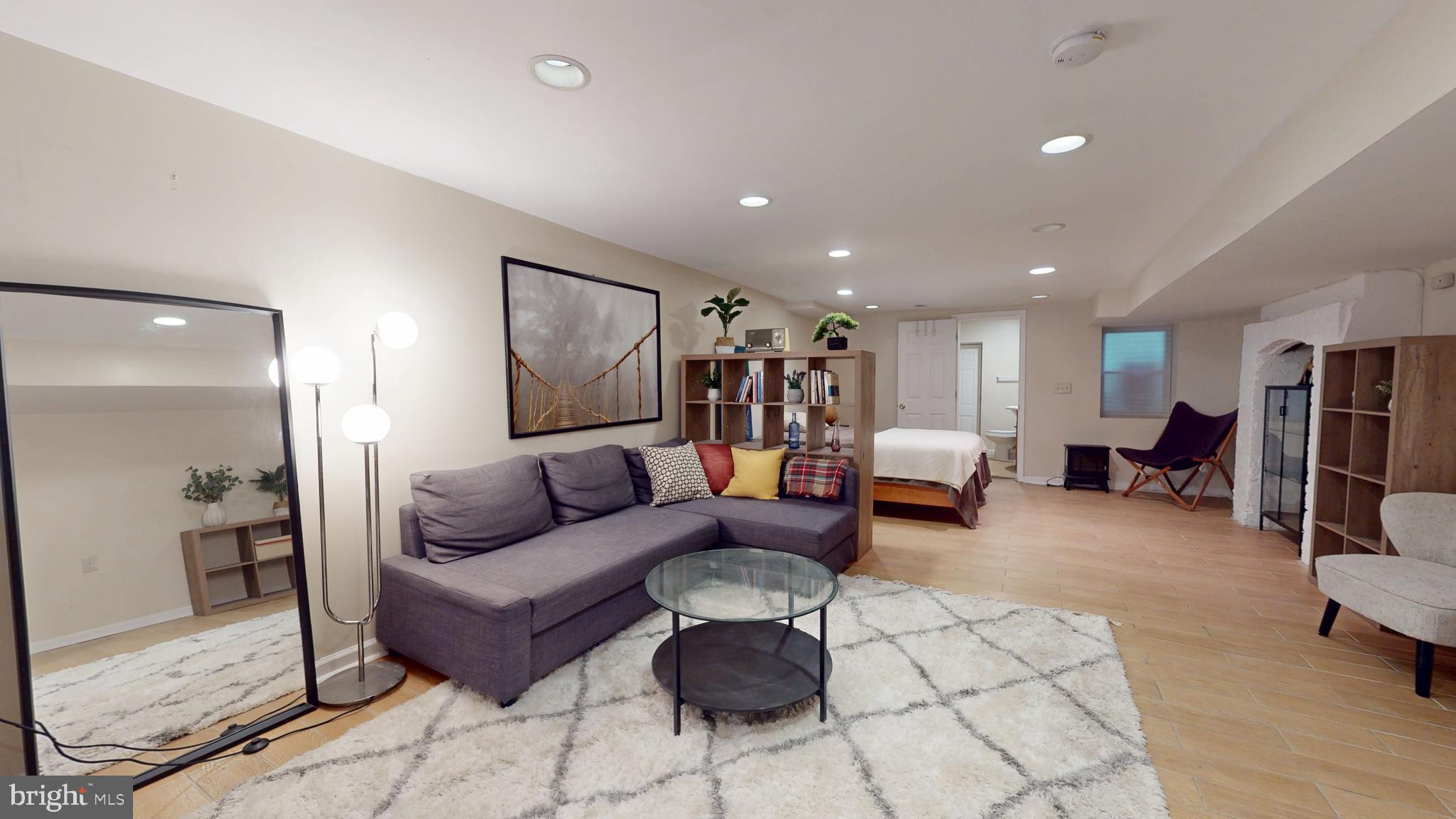 CHARLES VILLAGE - Residential