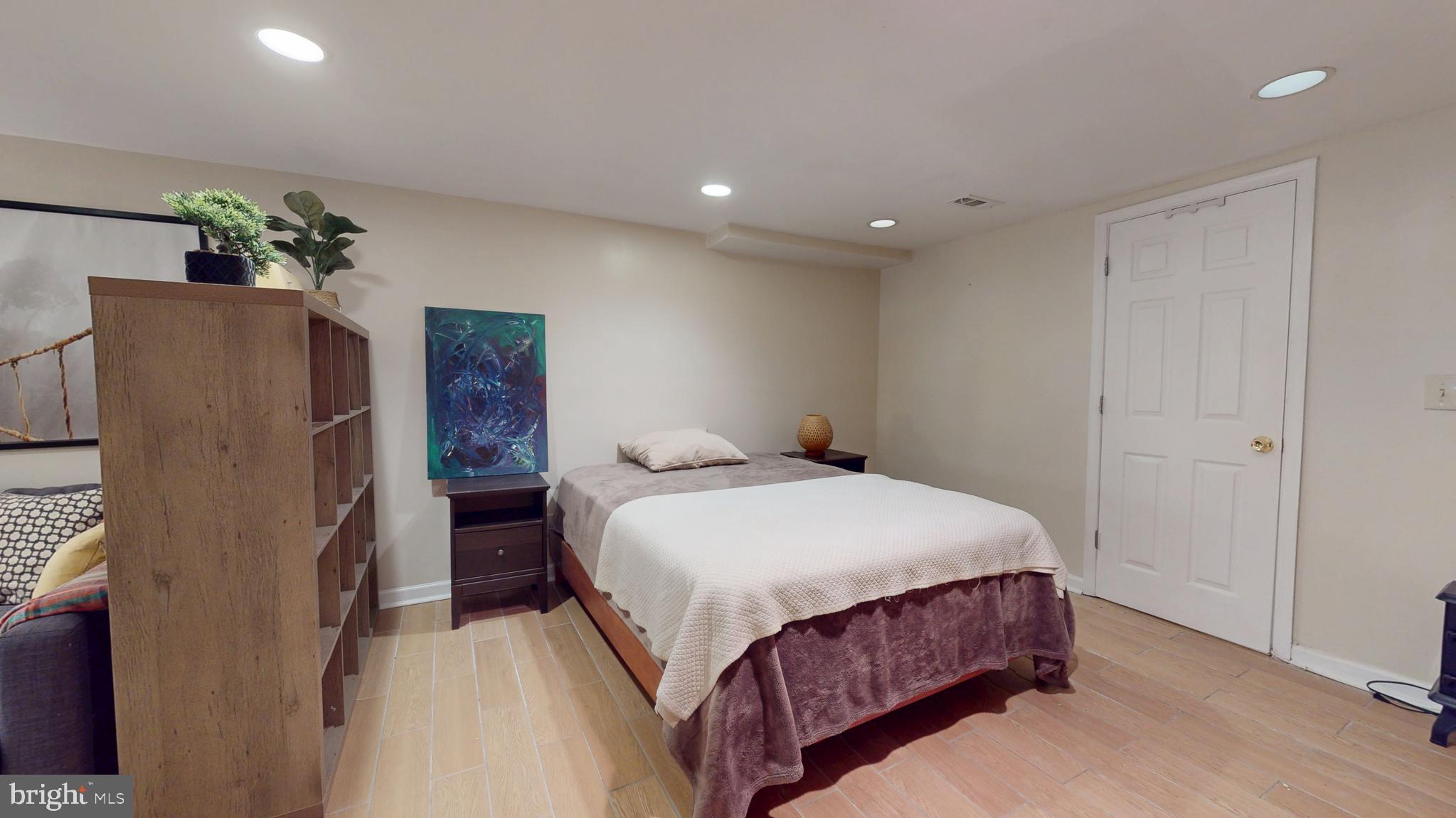 CHARLES VILLAGE - Residential