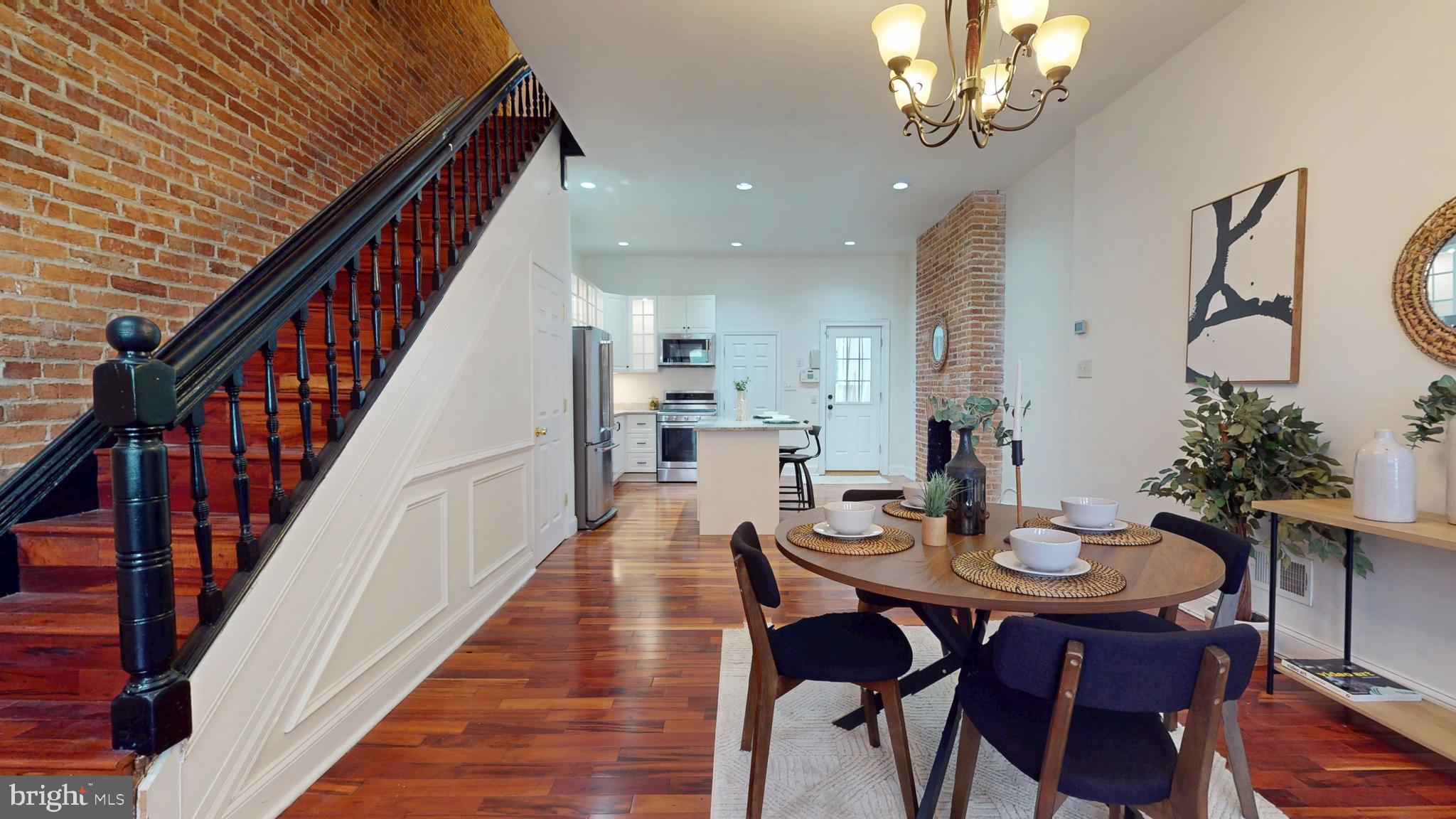 2431 CALVERT STREET N