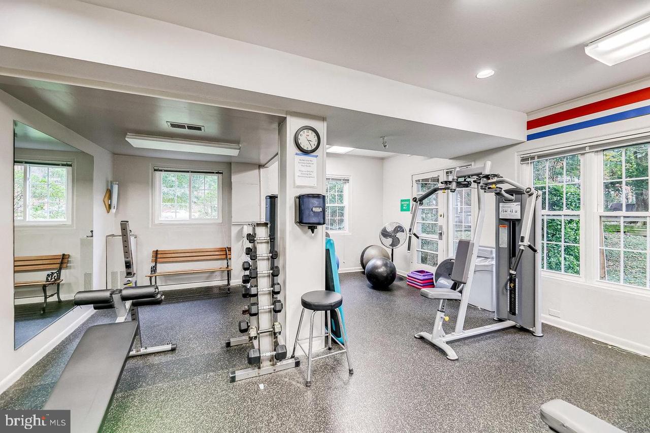 PARKFAIRFAX - Residential Lease