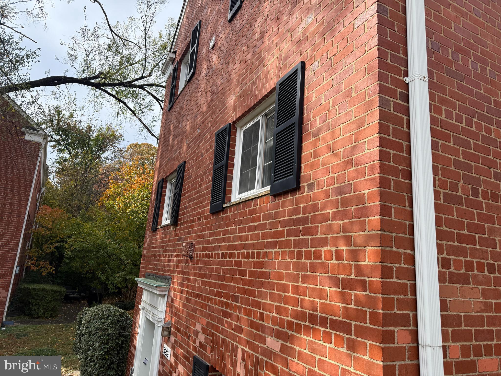 PARKFAIRFAX - Residential Lease