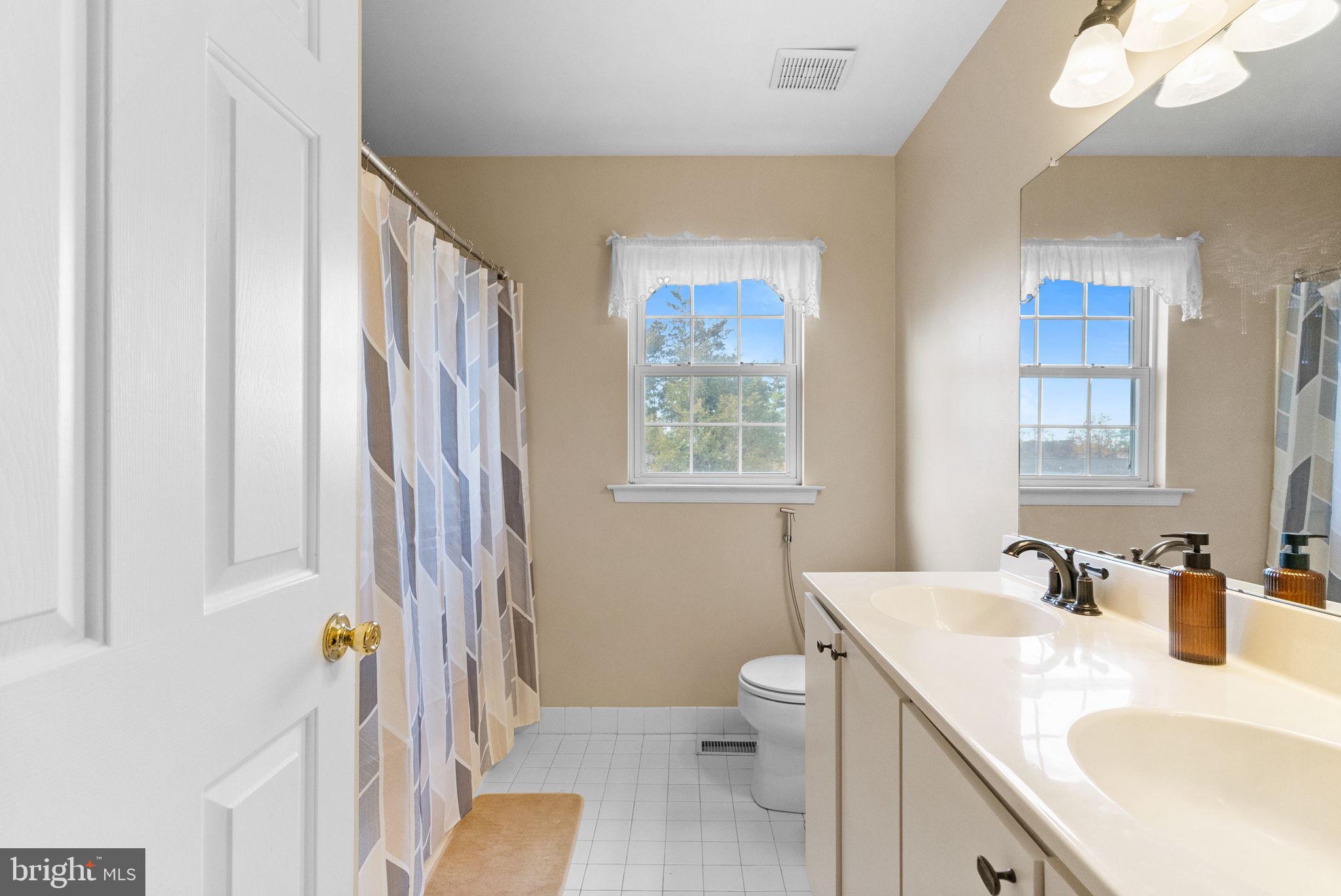 CHARLESTOWNE - Residential