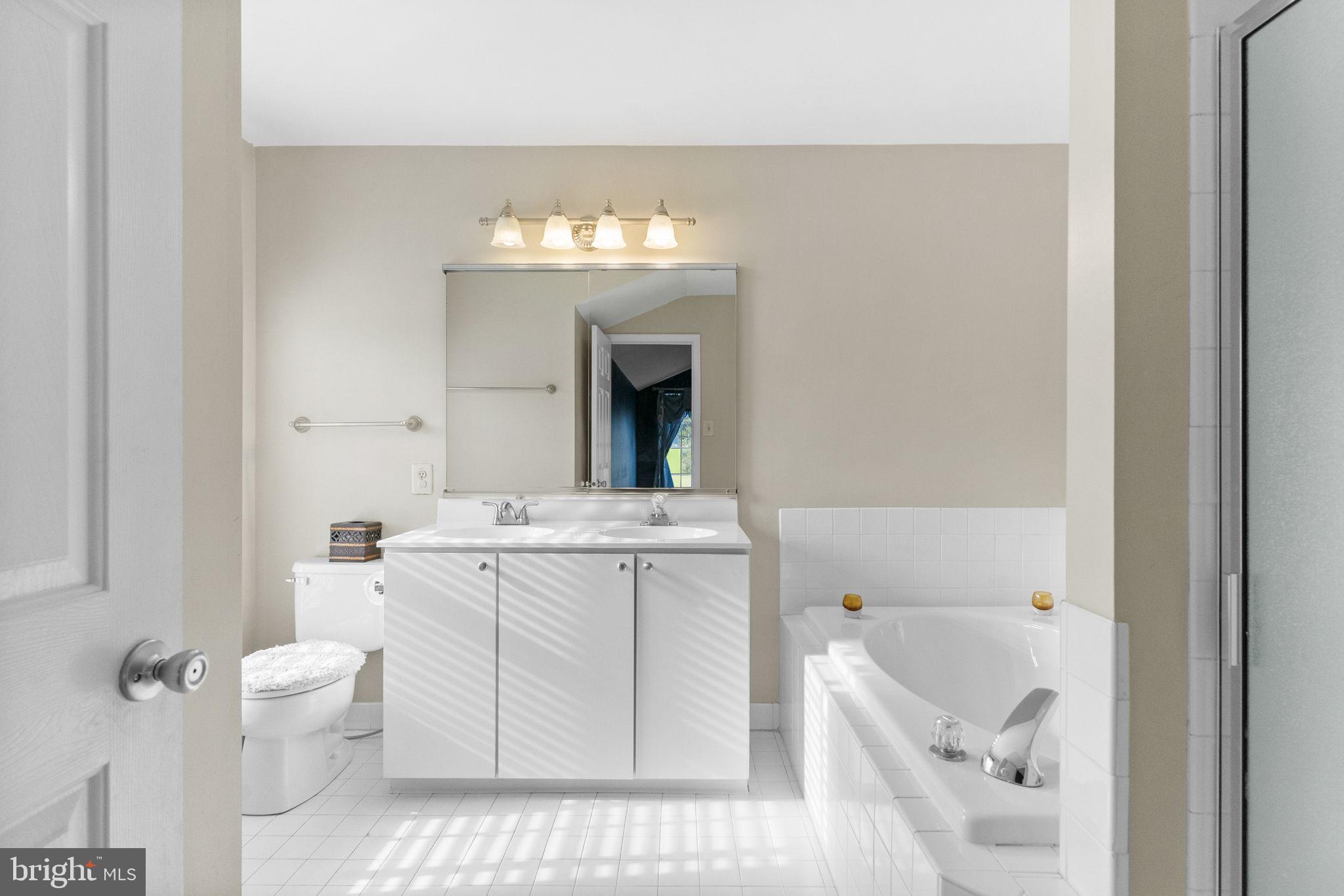 CHARLESTOWNE - Residential