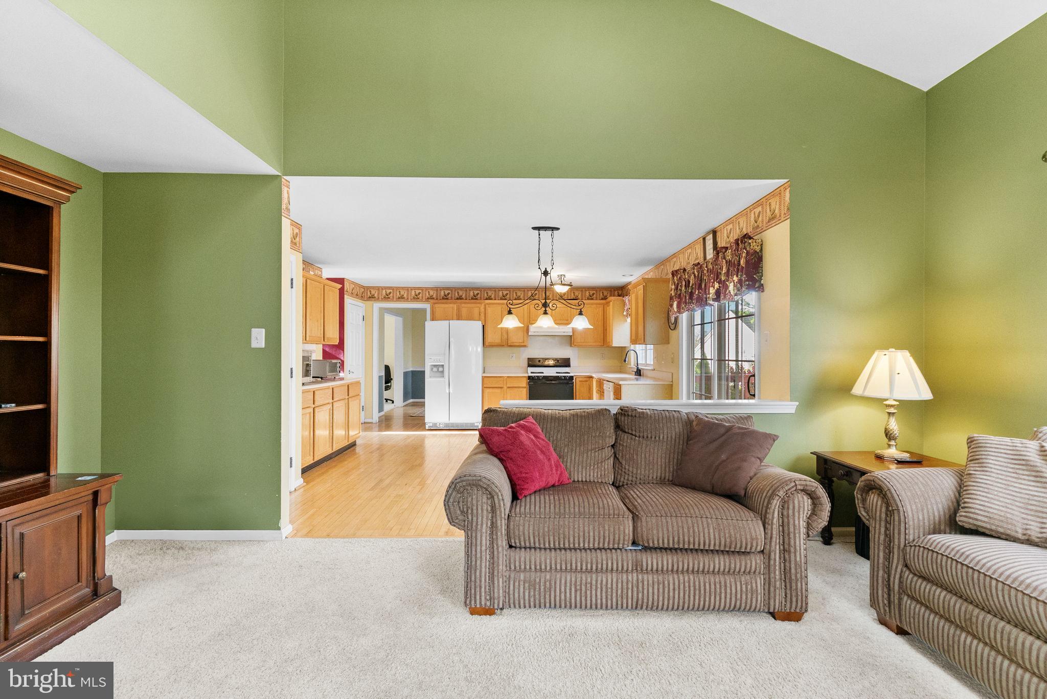 CHARLESTOWNE - Residential