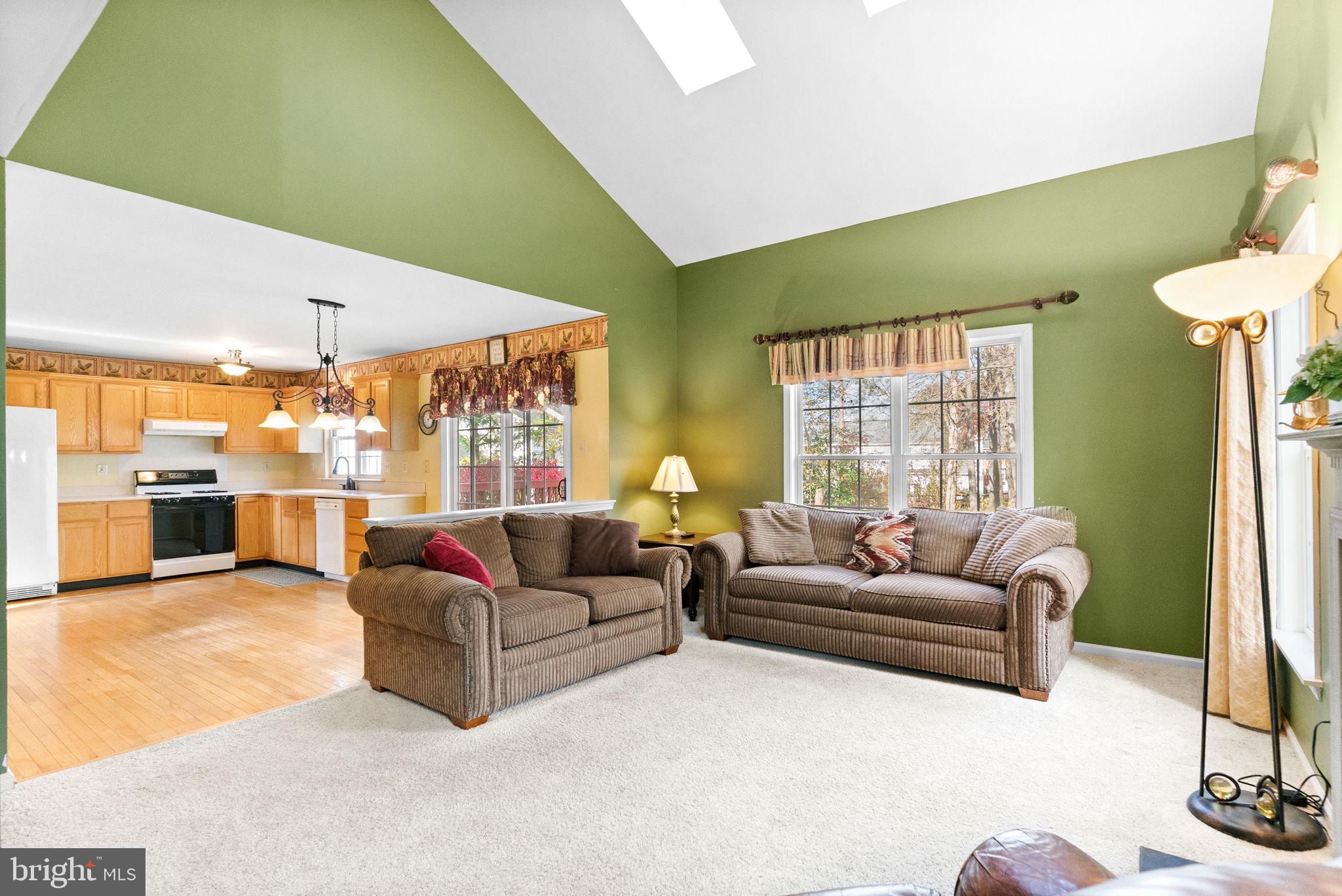 CHARLESTOWNE - Residential