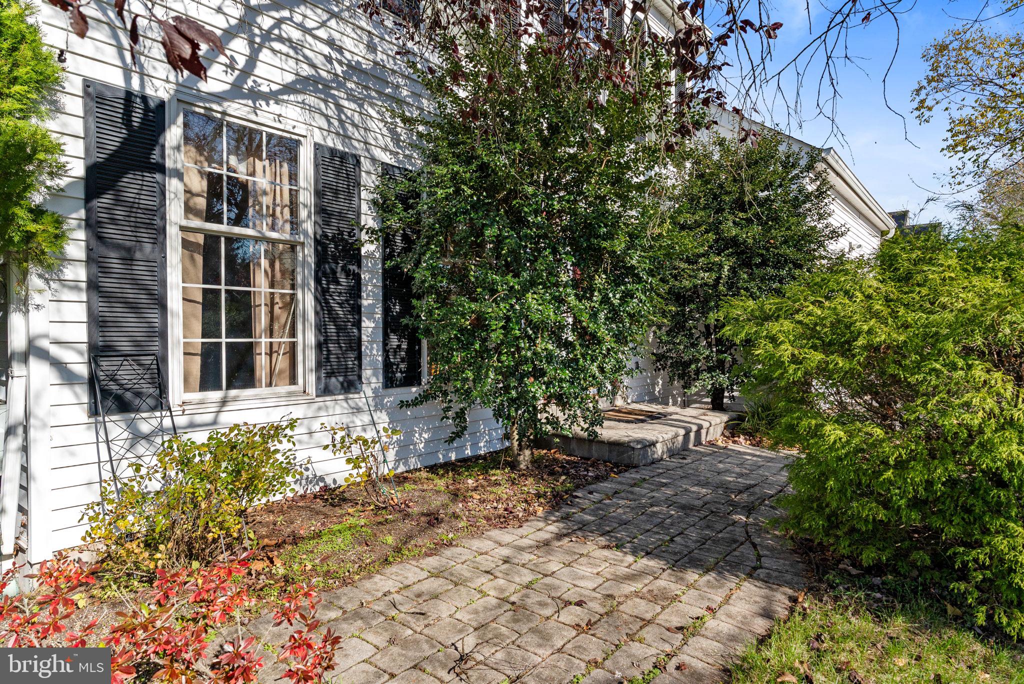 CHARLESTOWNE - Residential