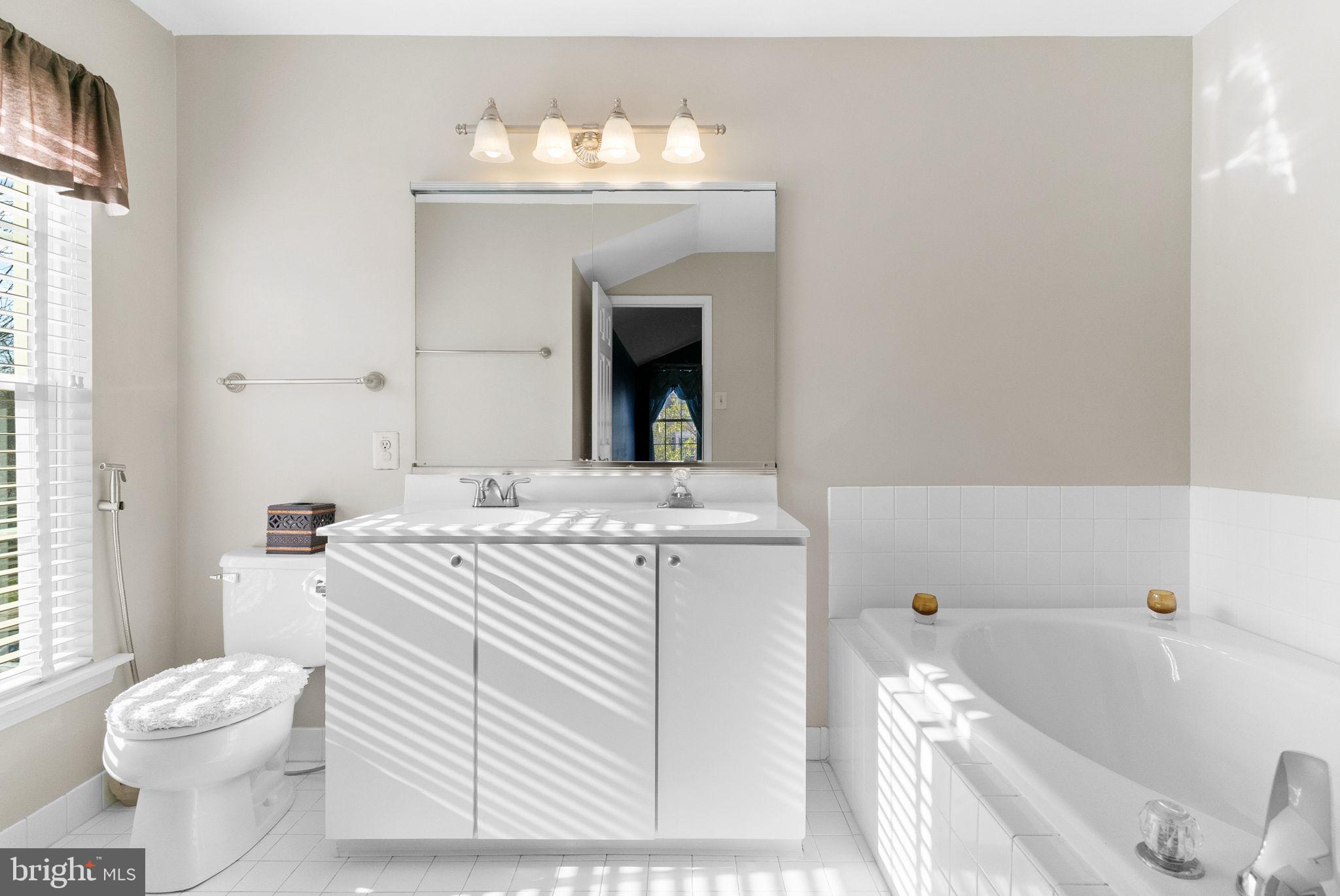 CHARLESTOWNE - Residential